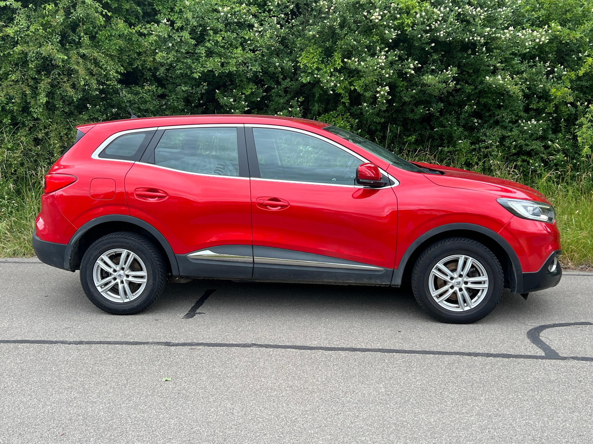 RENAULT Kadjar 1.6 dCi Zen 4x4-image-2