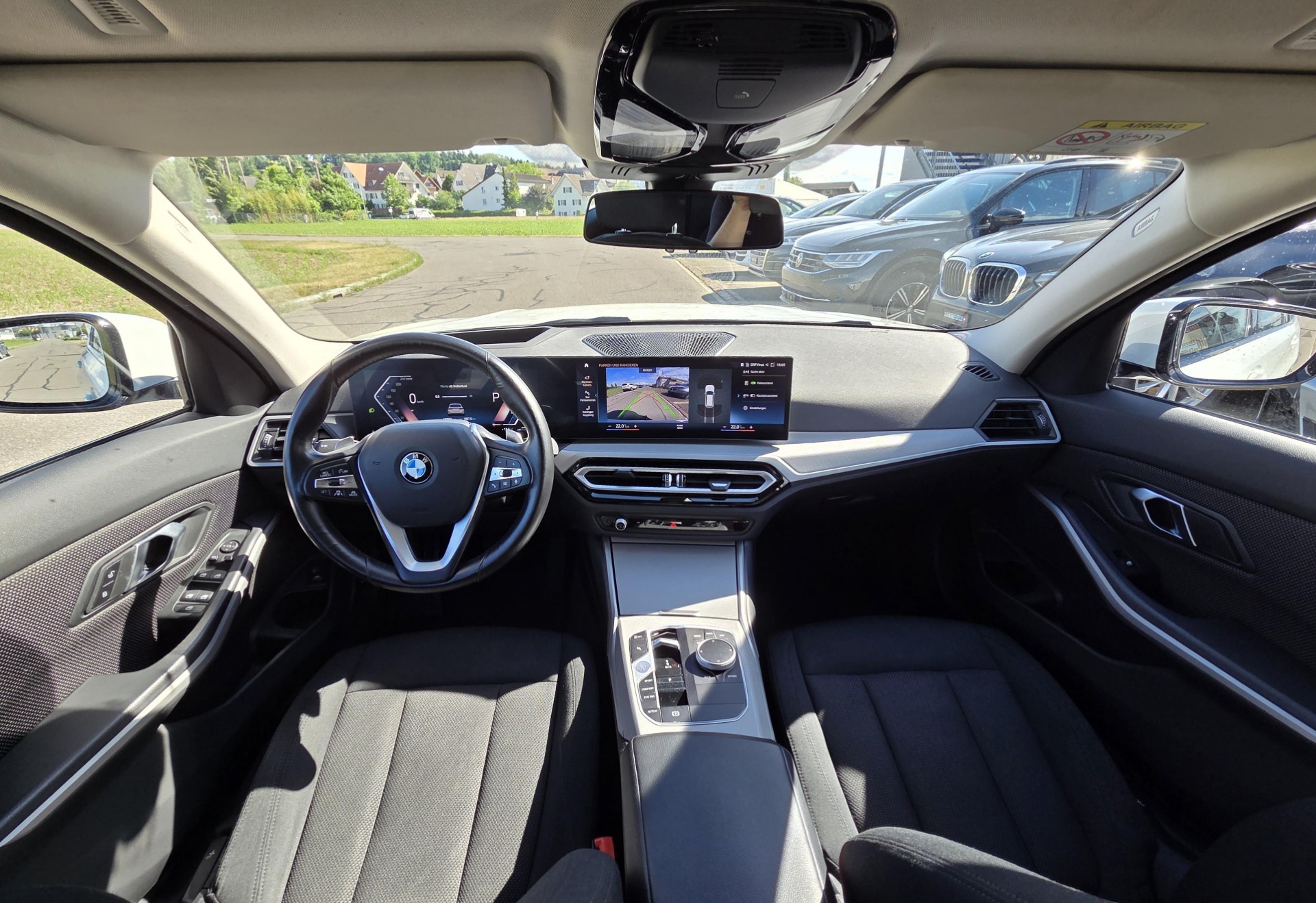 BMW 320d xDrive 48V Touring Steptronic-image-9