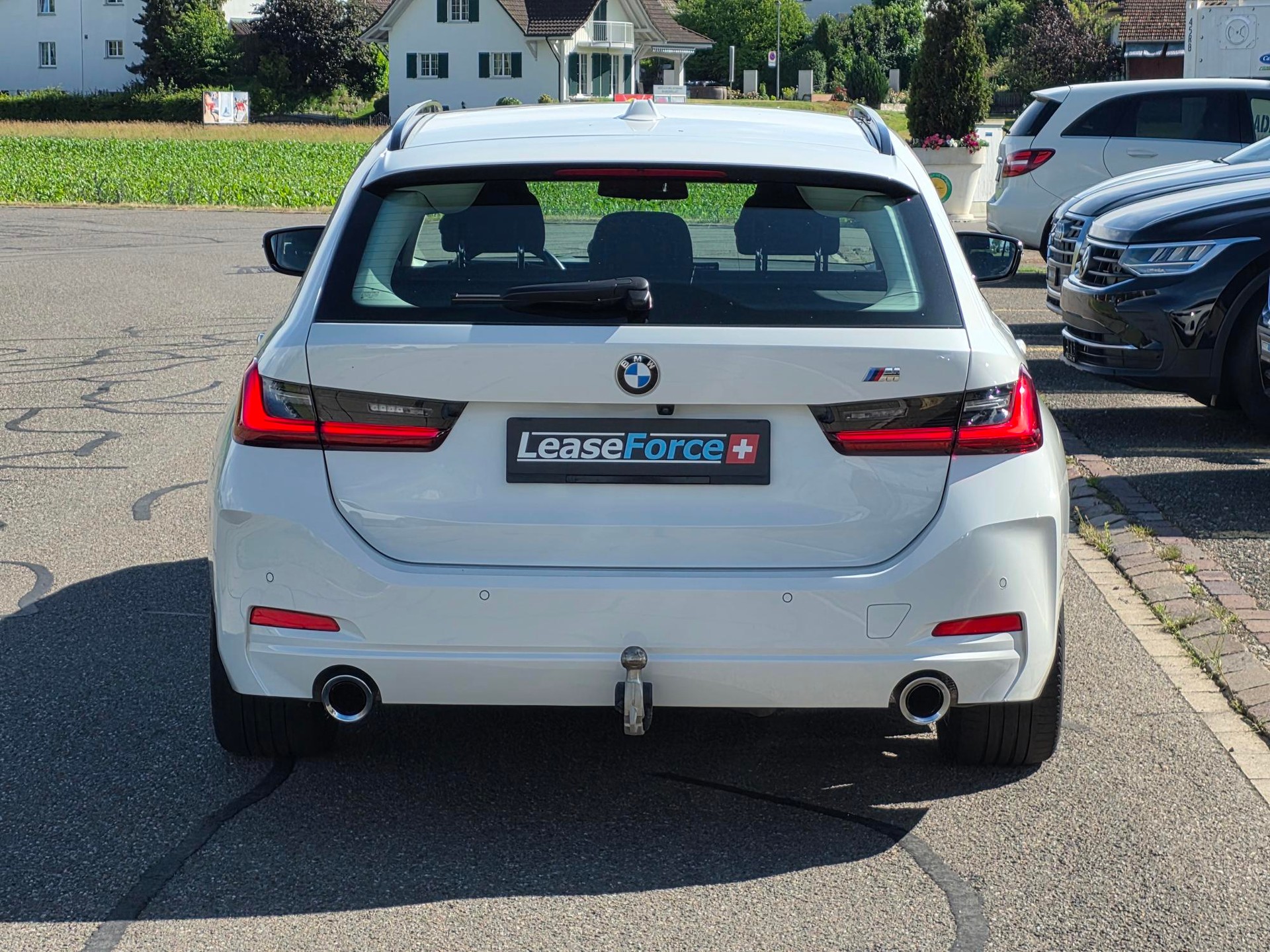 BMW 320d xDrive 48V Touring Steptronic-image-8