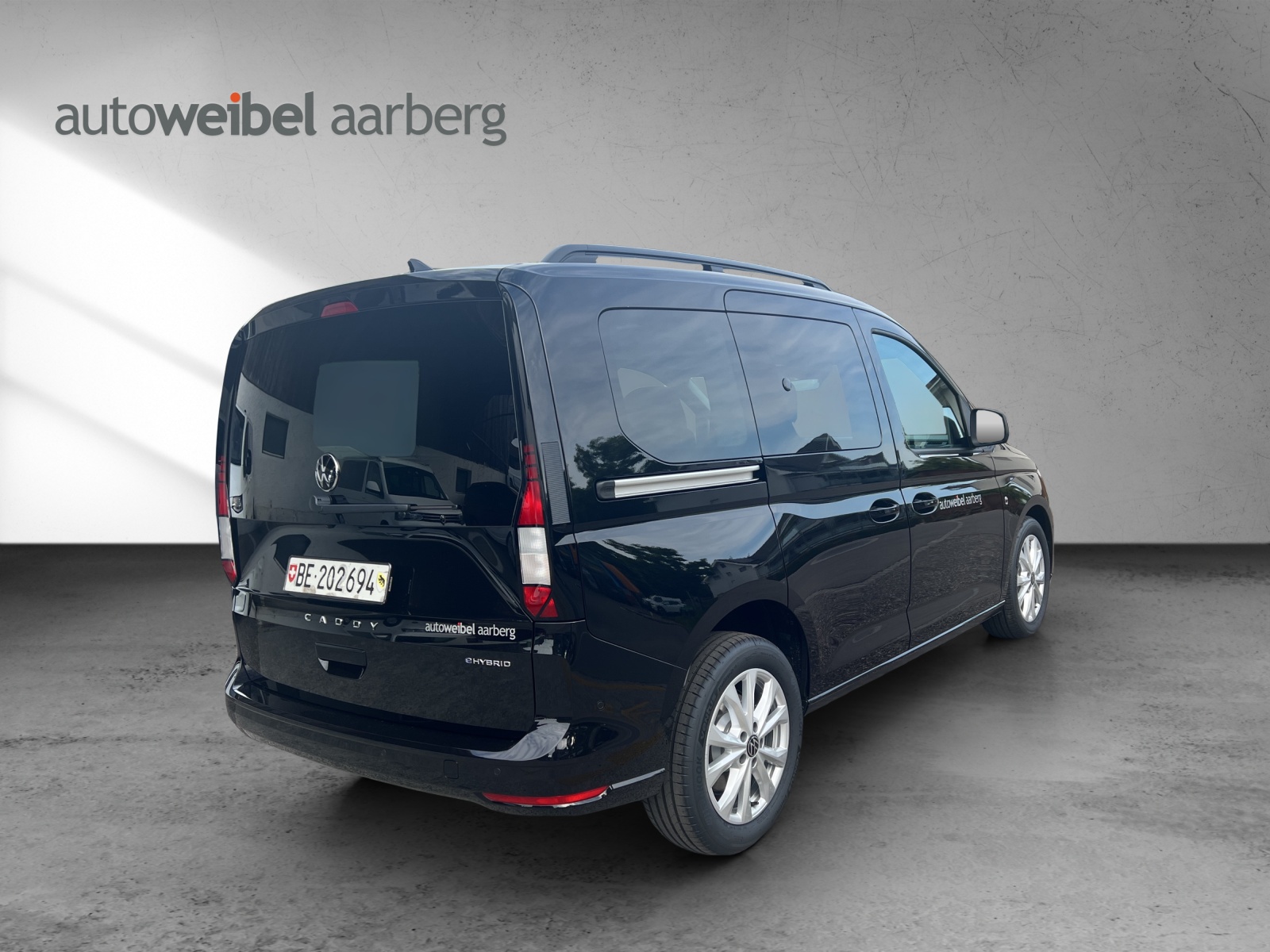 VW Caddy 1.5 TSI Plug in Hybrid Liberty DSG-showroom-element-1