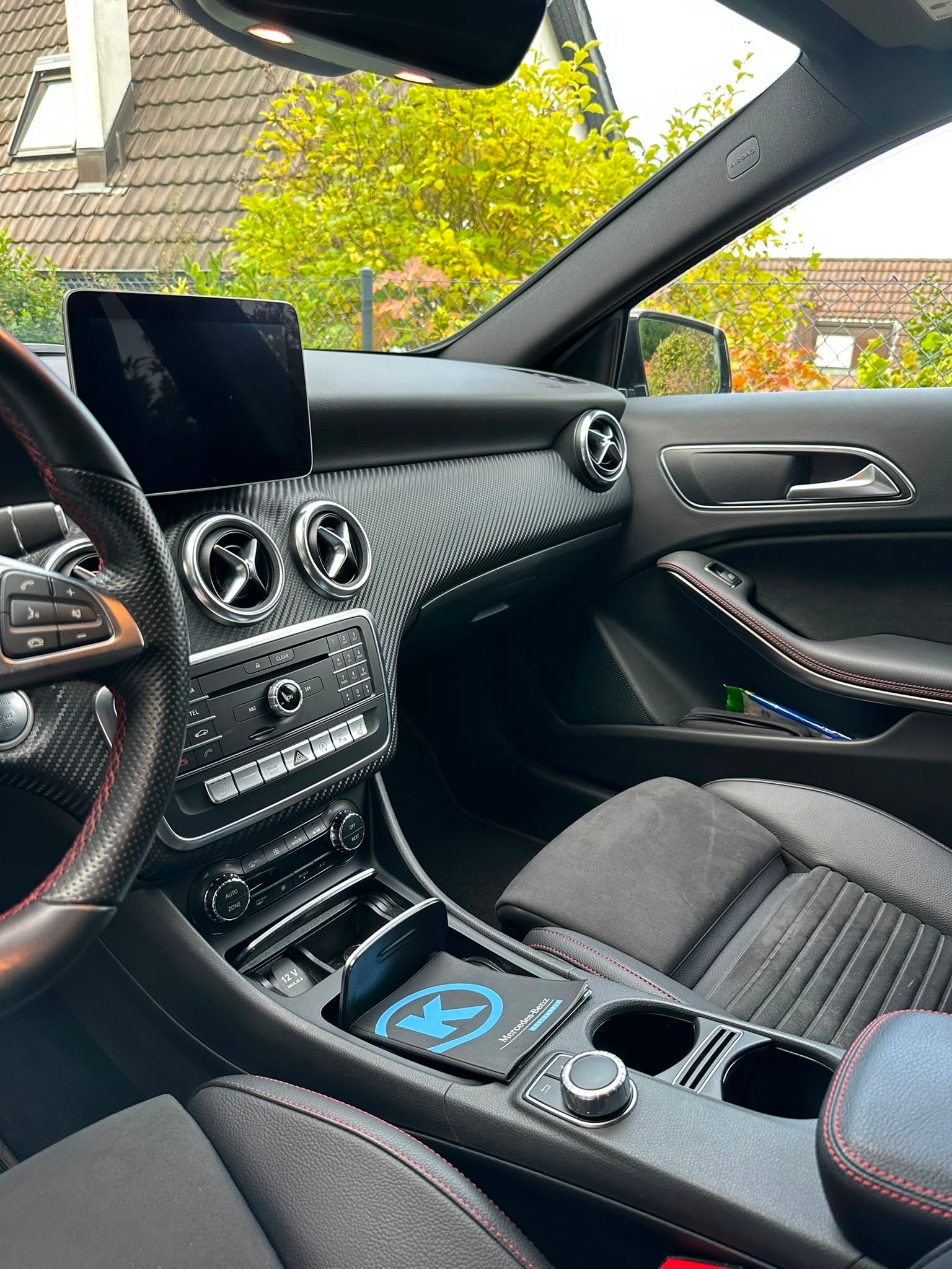 MERCEDES-BENZ A 220 AMG Line 4Matic 7G-DCT-image-5