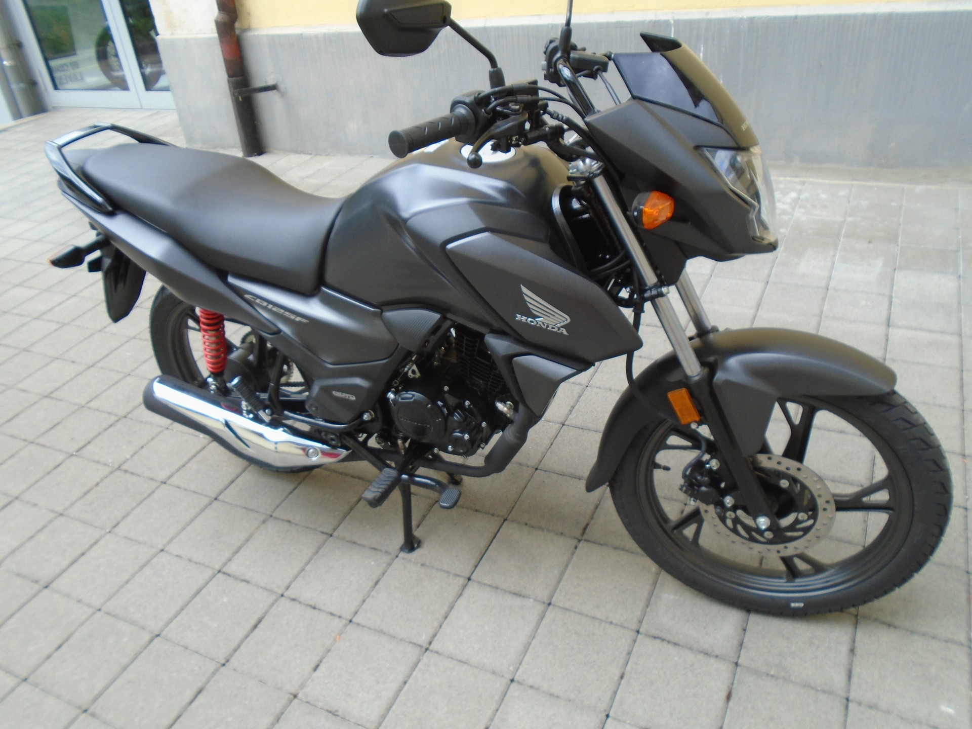 HONDA CBF 125 M-image-1