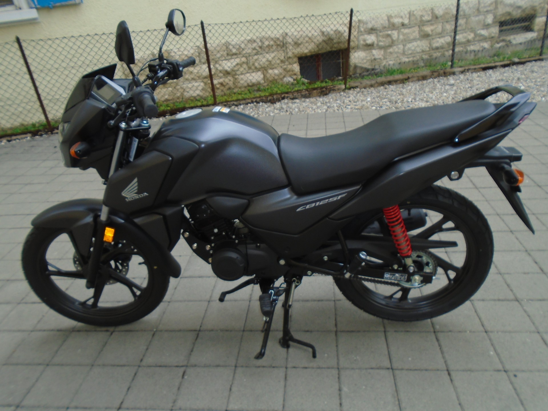 HONDA CBF 125 M-image-0