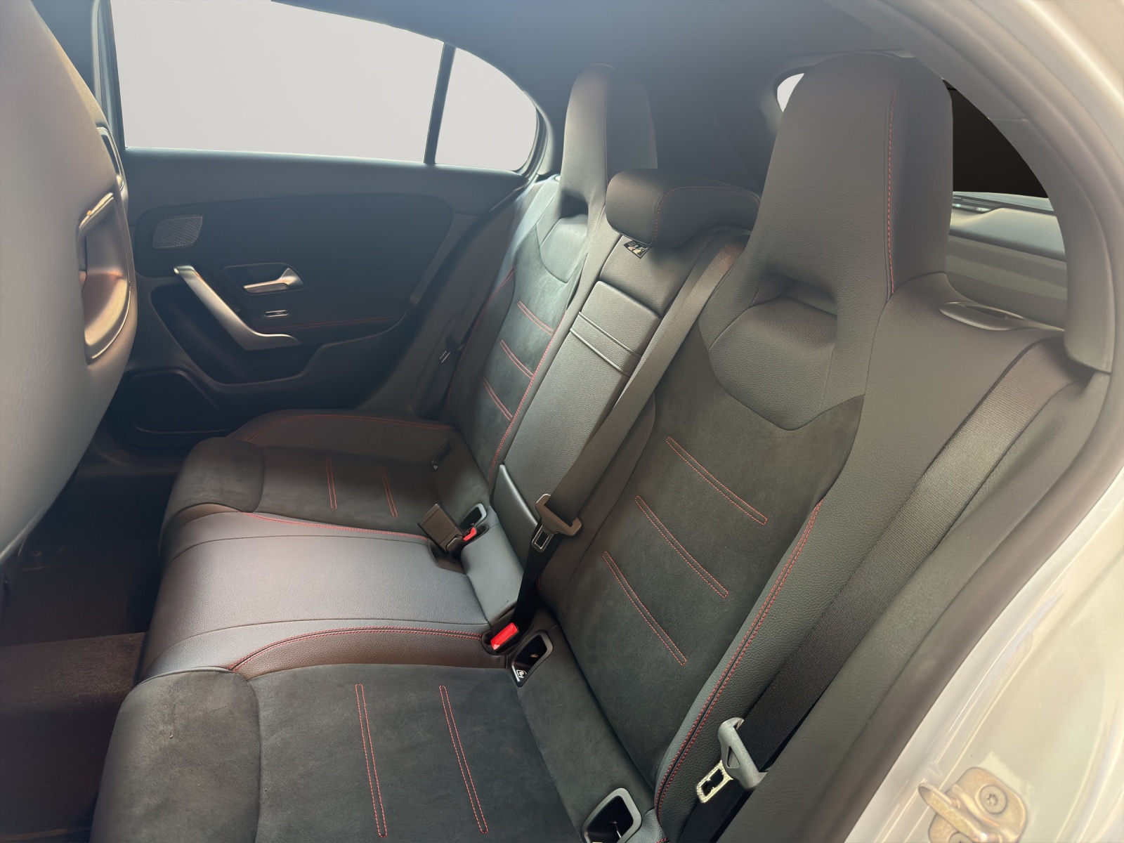MERCEDES-BENZ A 250 4Matic 8G-DCT-image-9