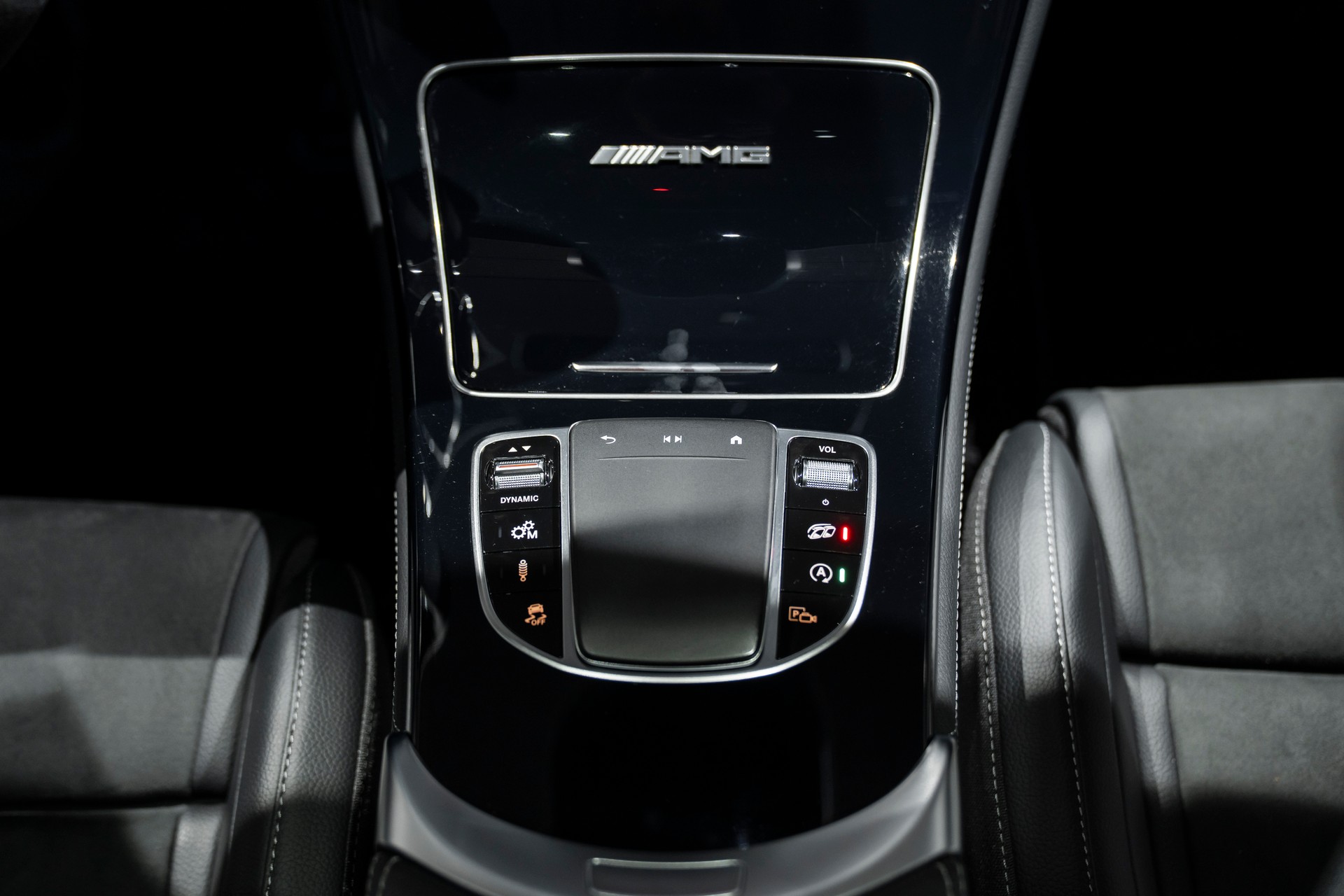 MERCEDES-BENZ GLC 63 S AMG 4Matic 9G-Tronic-image-12
