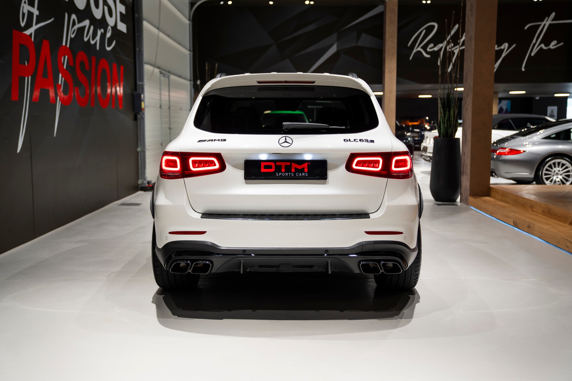 MERCEDES-BENZ GLC 63 S AMG 4Matic 9G-Tronic-image-4