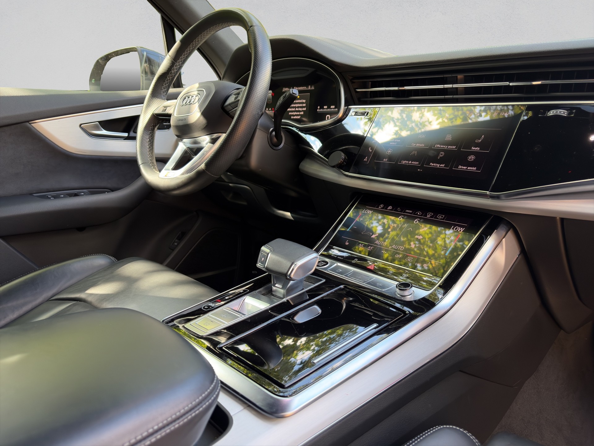 AUDI Q7 50 TDI quattro S Line tiptronic-image-21