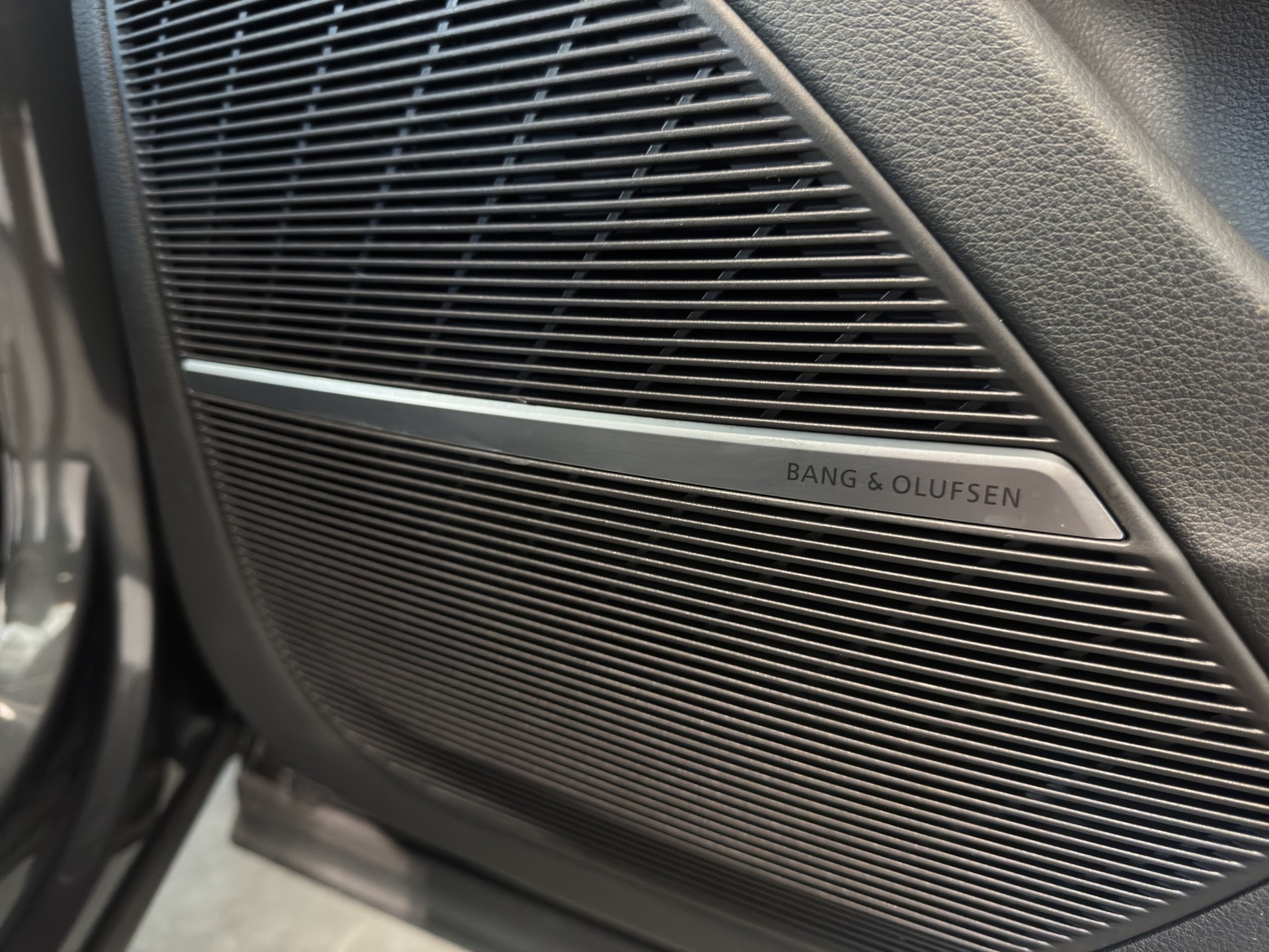 AUDI Q7 50 TDI quattro S Line tiptronic-image-25