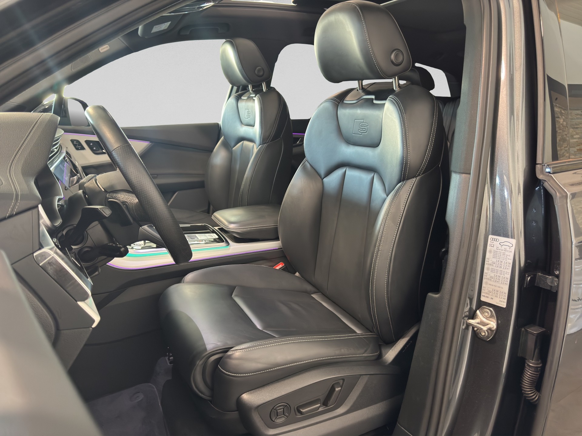 AUDI Q7 50 TDI quattro S Line tiptronic-image-8