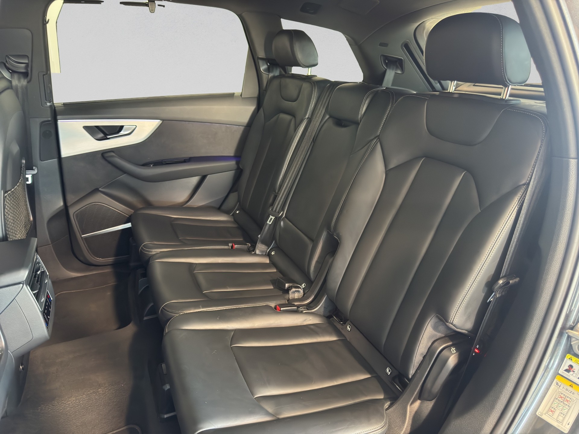 AUDI Q7 50 TDI quattro S Line tiptronic-image-11