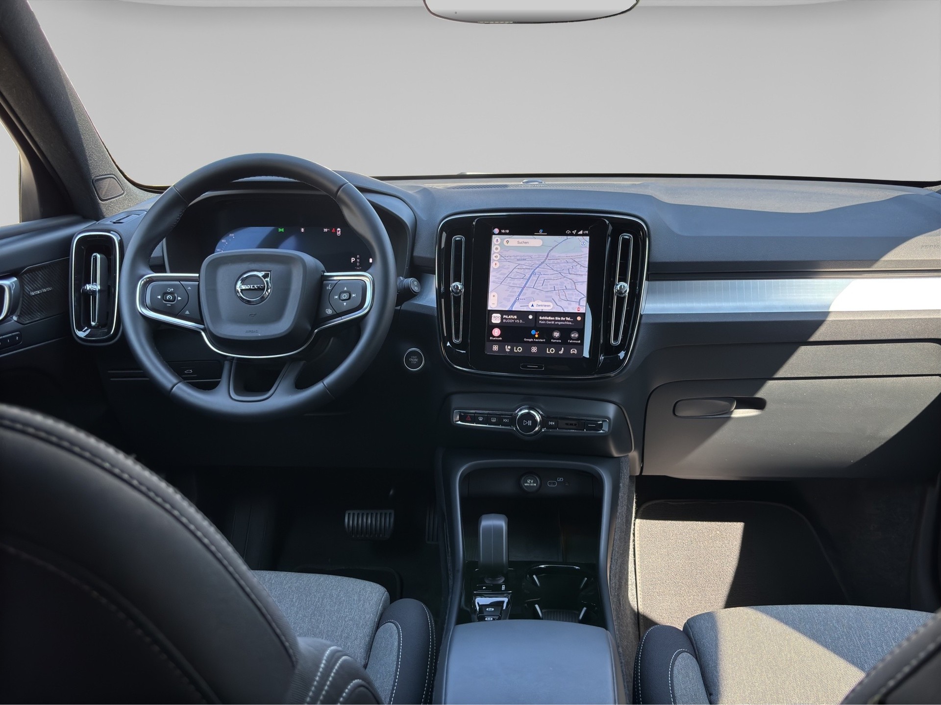 VOLVO XC40 2.0 B4 MH Plus Dark-image-10