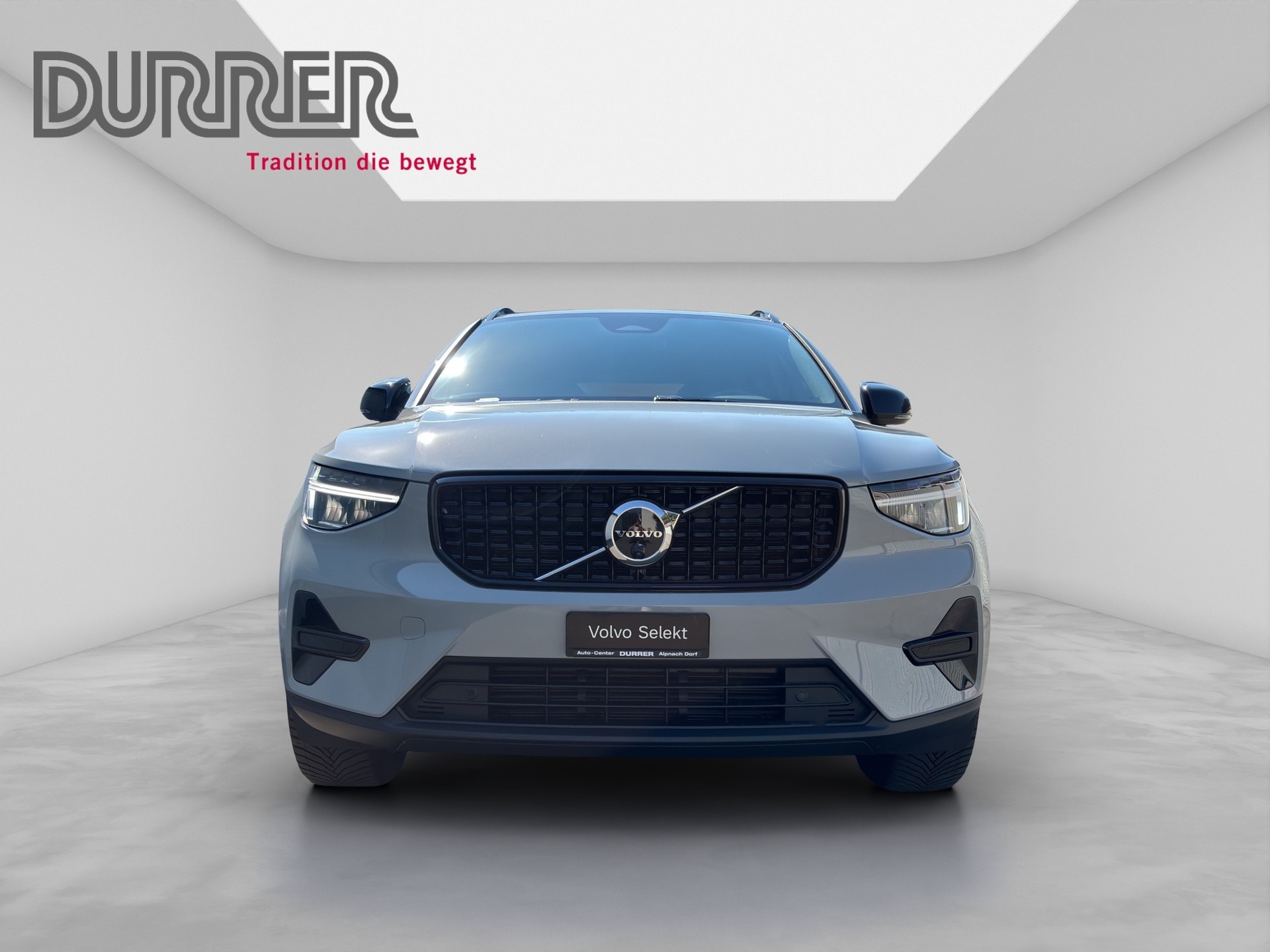 VOLVO XC40 2.0 B4 MH Plus Dark-image-6