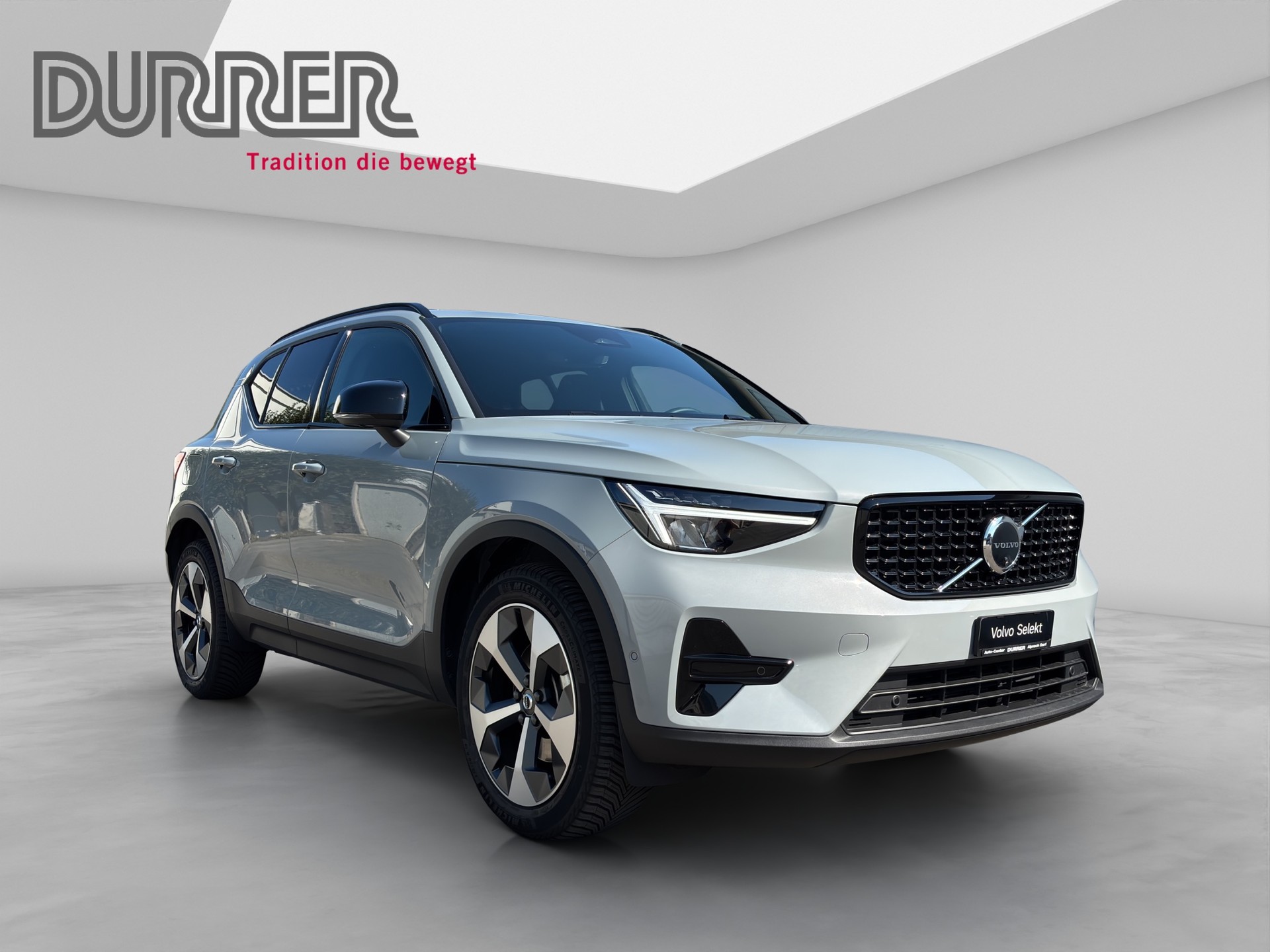 VOLVO XC40 2.0 B4 MH Plus Dark-image-5