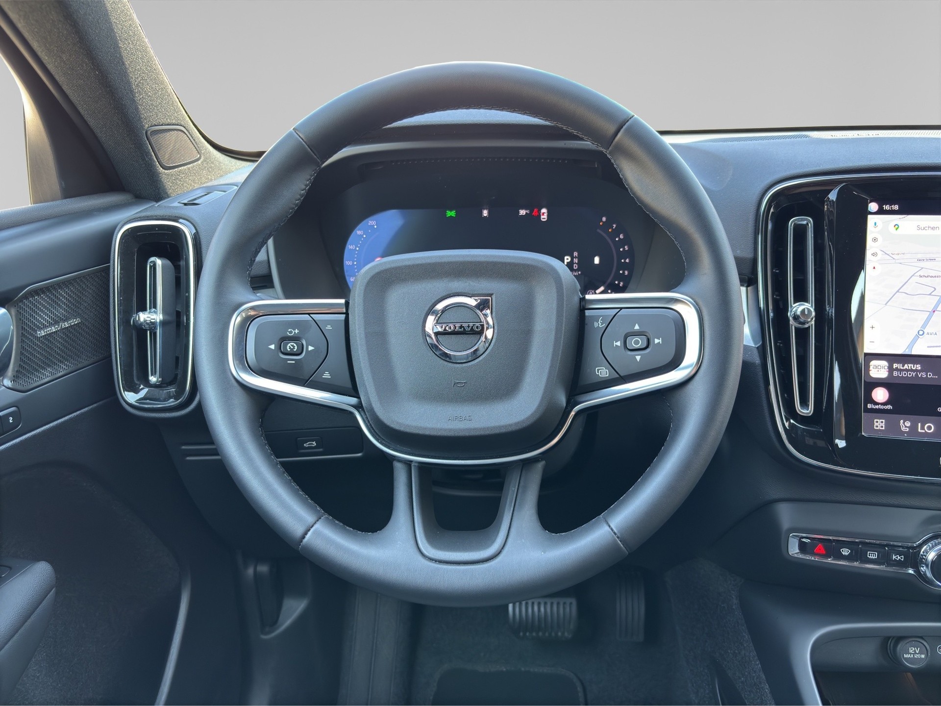VOLVO XC40 2.0 B4 MH Plus Dark-image-11