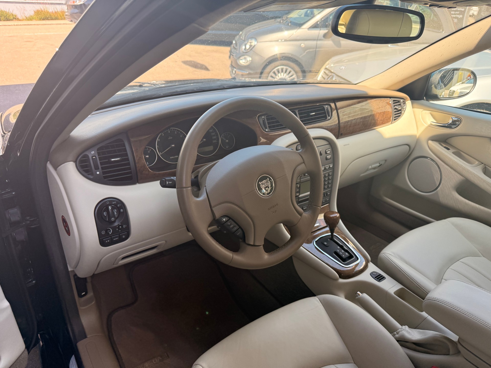 JAGUAR X-Type 3.0 V6 Traction4 Executive-image-11
