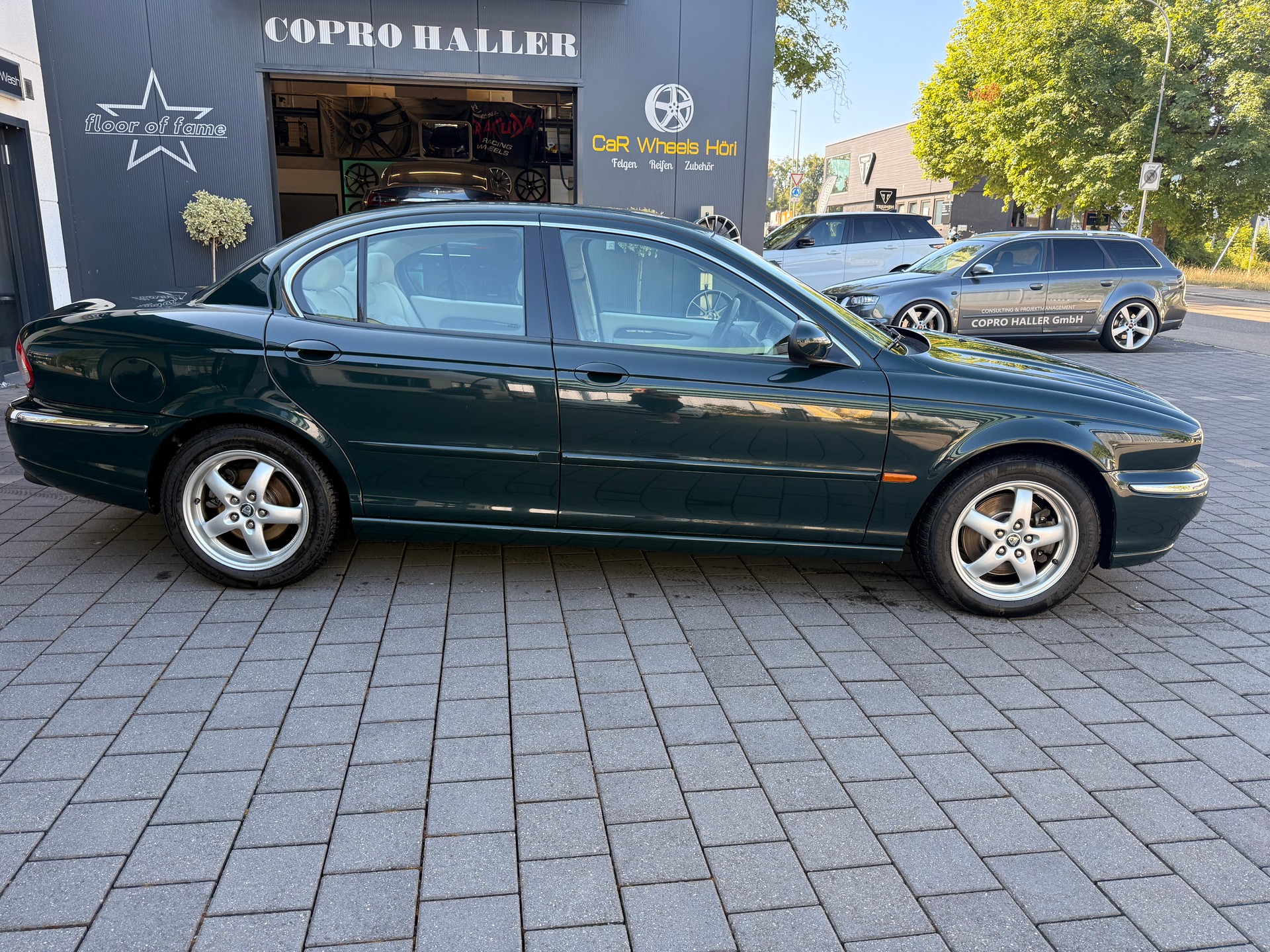 JAGUAR X-Type 3.0 V6 Traction4 Executive-image-4