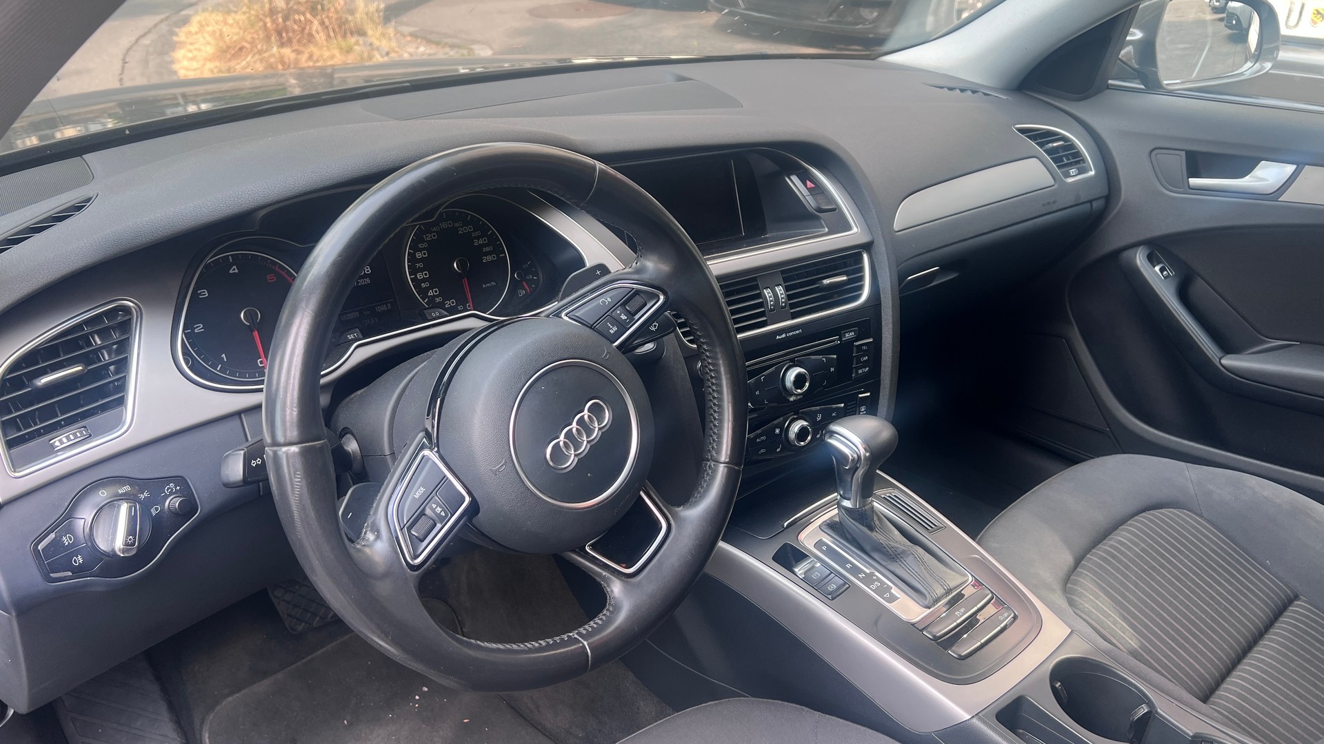 AUDI A4-image-8