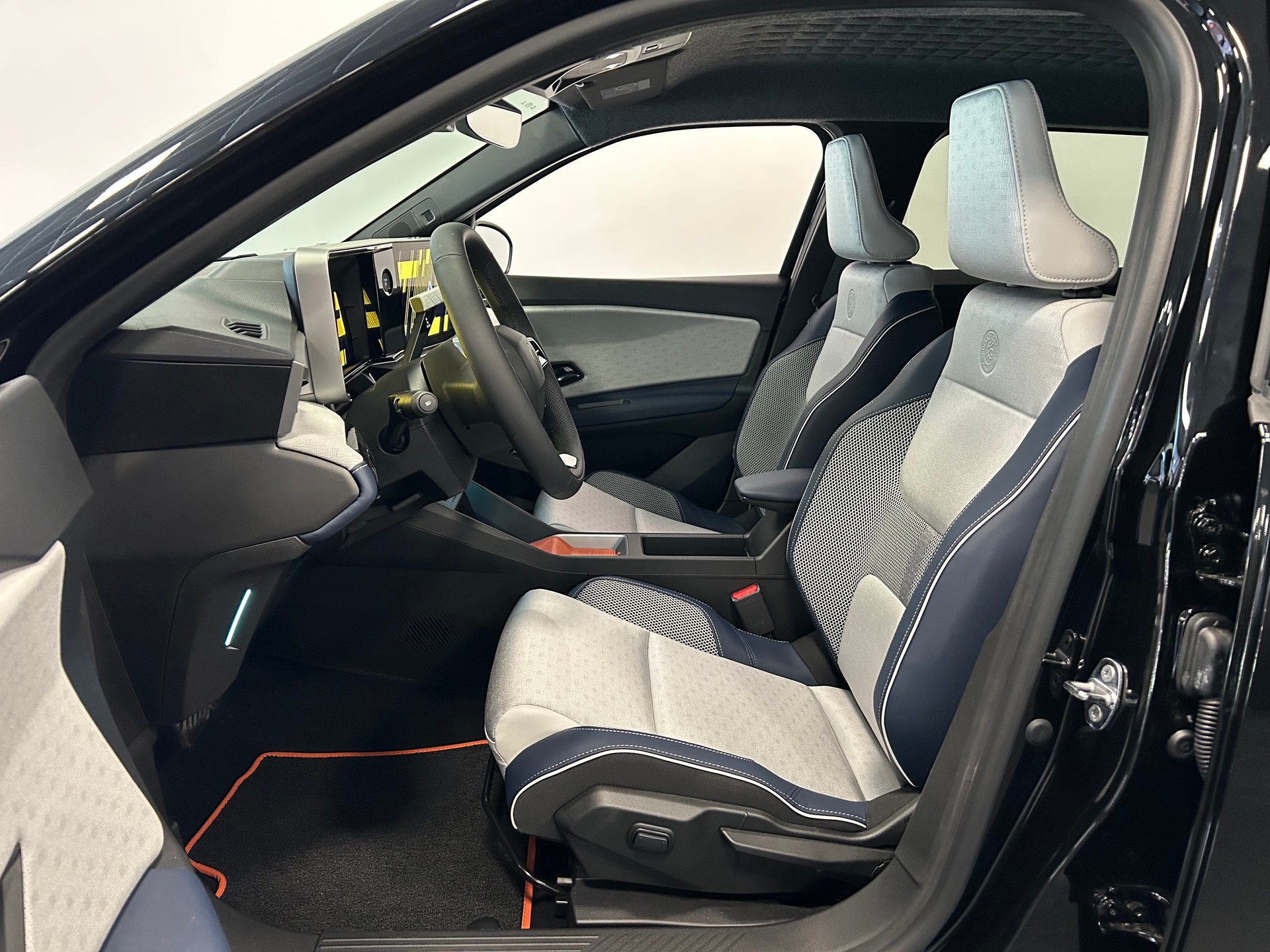 RENAULT R5 E-Tech Comfort Range 52 kWh Roland Garros-image-9