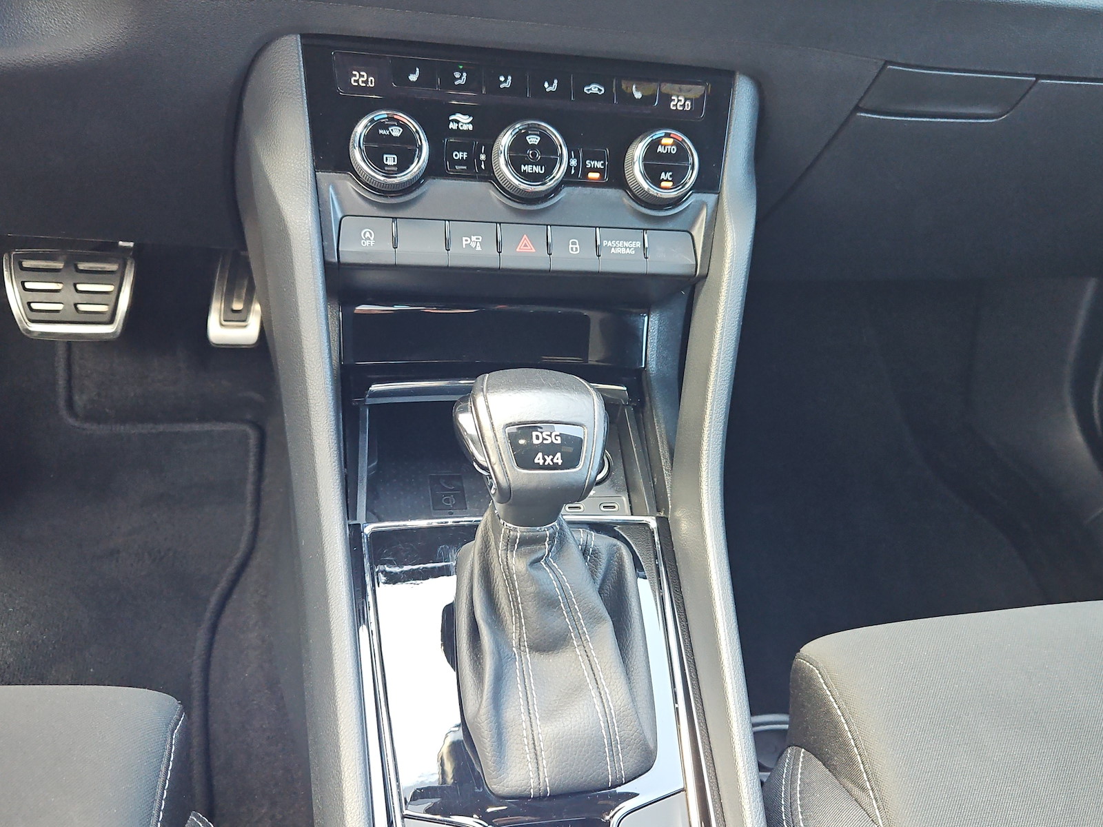 SKODA Karoq 2.0 TSI SportLine DSG 4x4-image-14