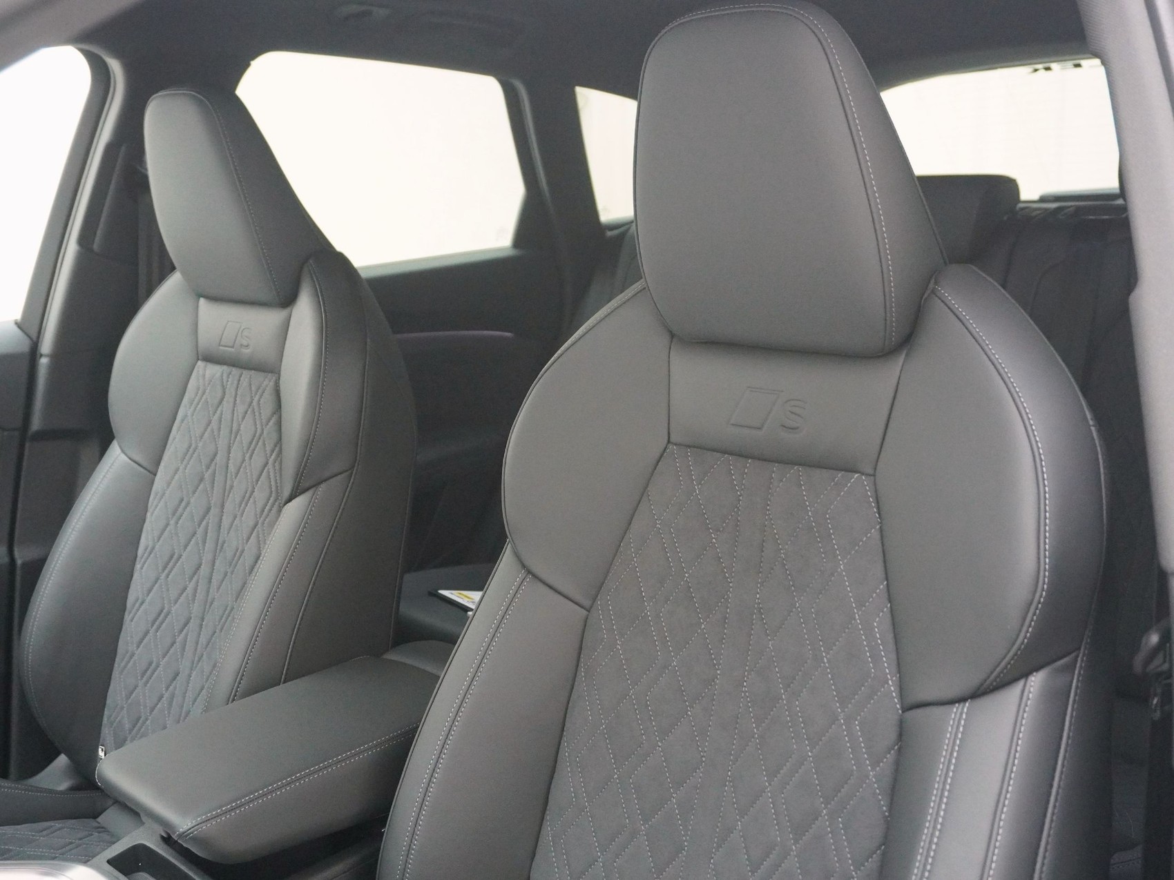 AUDI Q5 SUV 2.0 TDI S line quattro S-Tronic-image-13