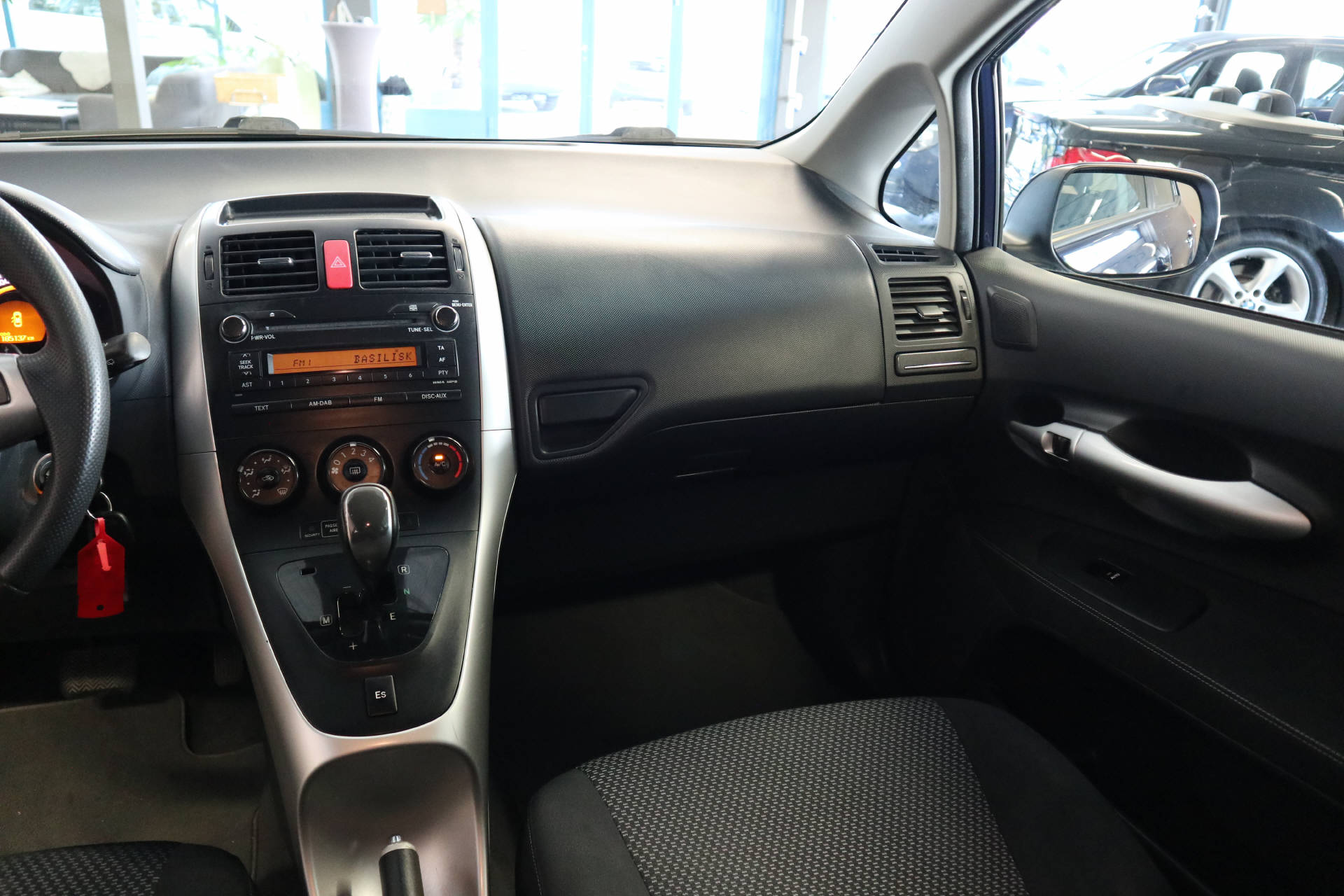 TOYOTA Auris 1.6 VMa Linea Luna MultiMode-image-15