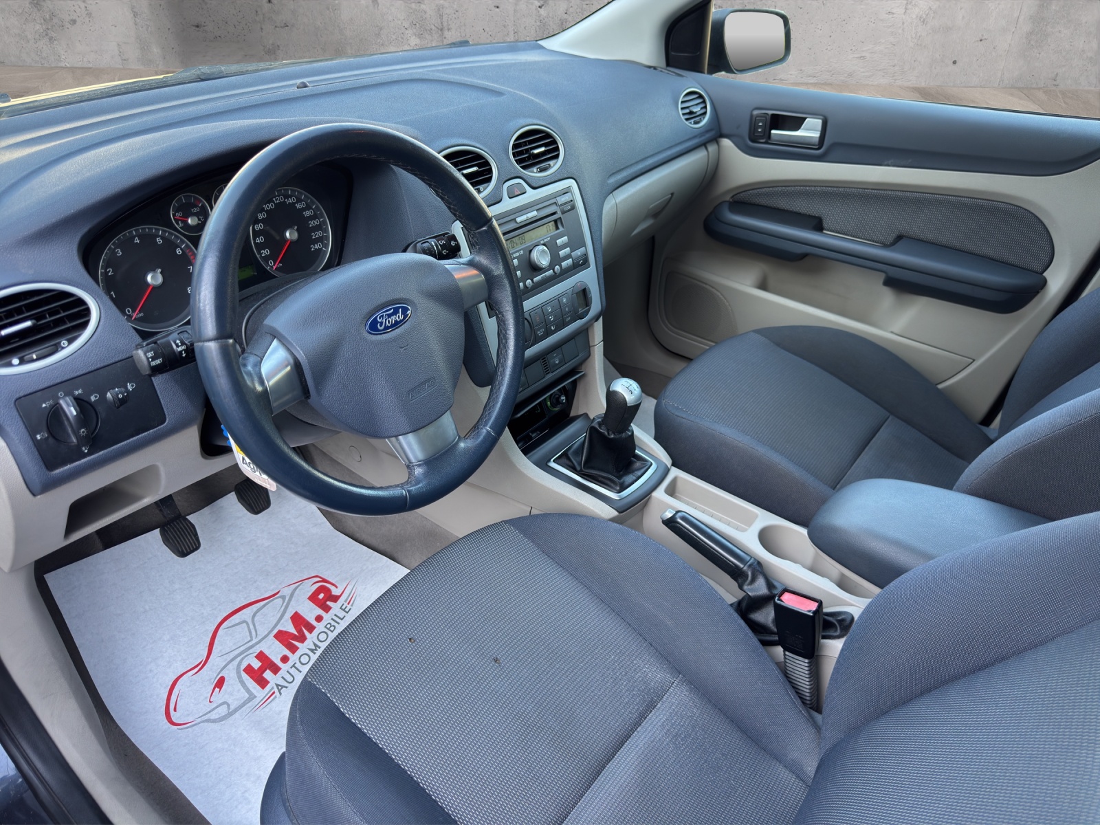 FORD Focus 2.0i Titanium-image-8