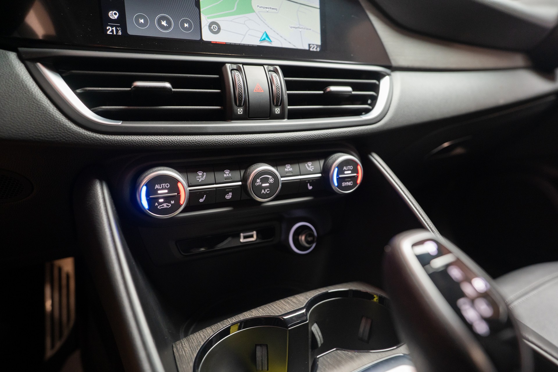 ALFA ROMEO Giulia 2.0 Q4 TI Edition / Rückfahrkamera / Memory Sitze / Navi-image-29