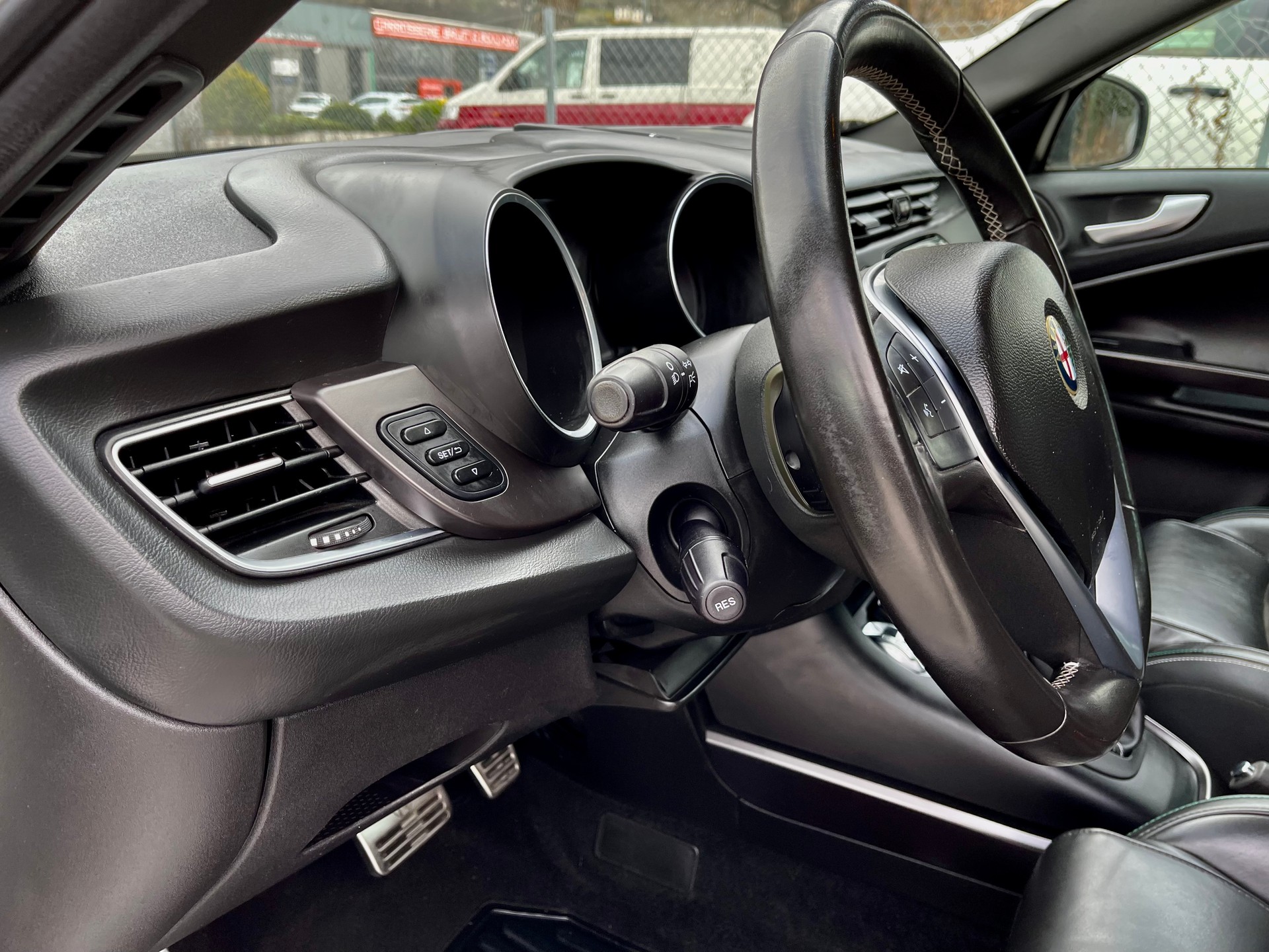 ALFA ROMEO Giulietta 1750 TBi Quadrifoglio Verde TCT-image-21