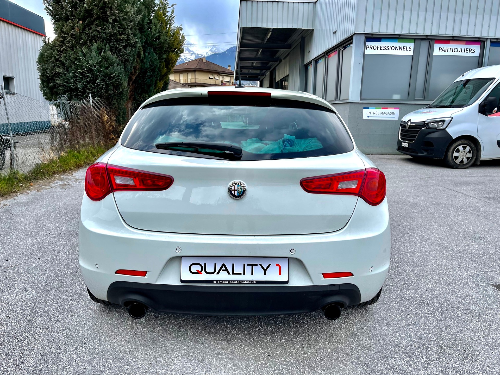 ALFA ROMEO Giulietta 1750 TBi Quadrifoglio Verde TCT-image-18