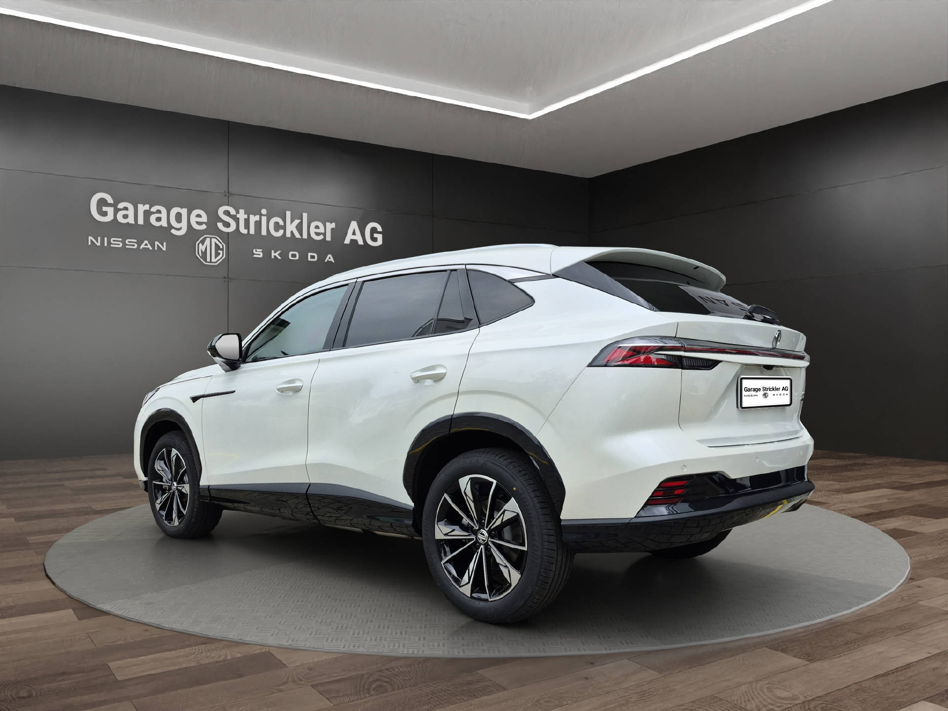 MG HS 1.5 Hybrid Luxury-showroom-element-2