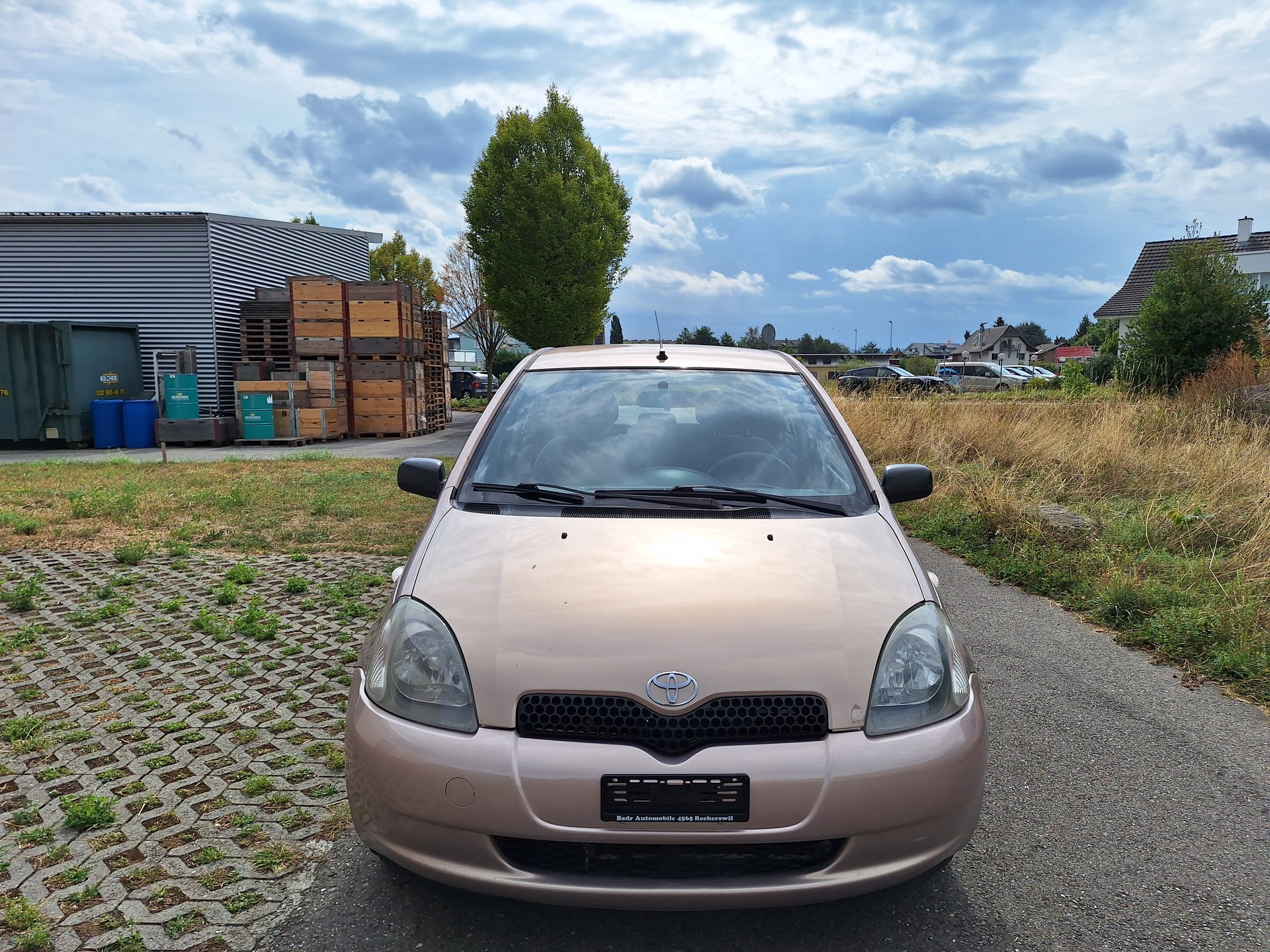 TOYOTA Yaris 1.3 Linea Sol-showroom-element-2