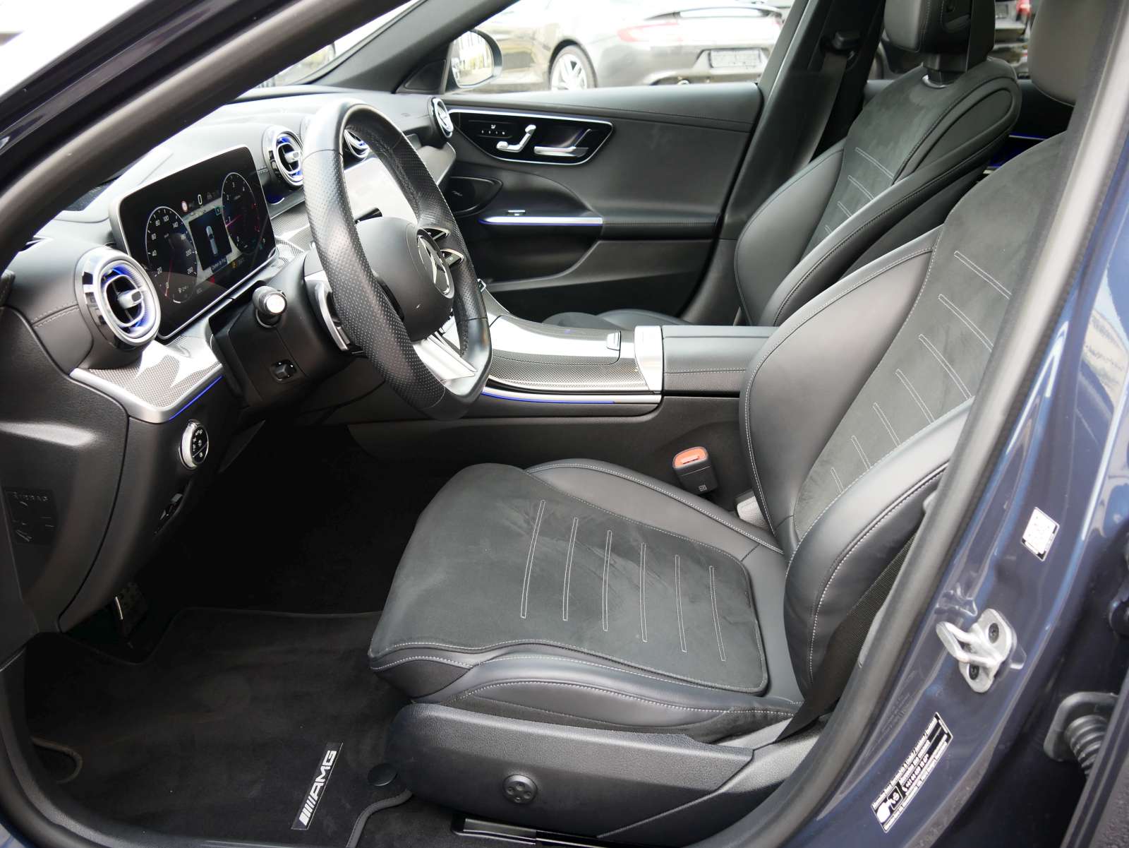 MERCEDES-BENZ C 220 d T 4Matic AMG Line-image-8