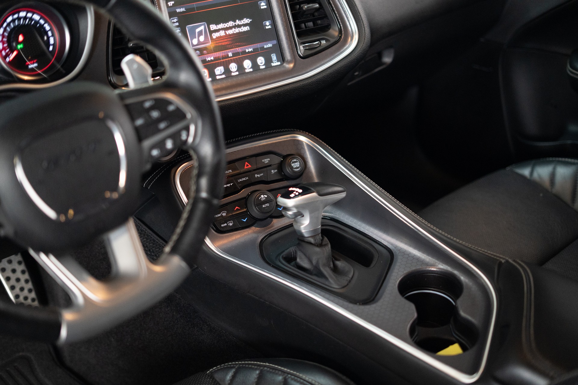 DODGE Challenger 6.4 V8 HEMI SRT-image-11