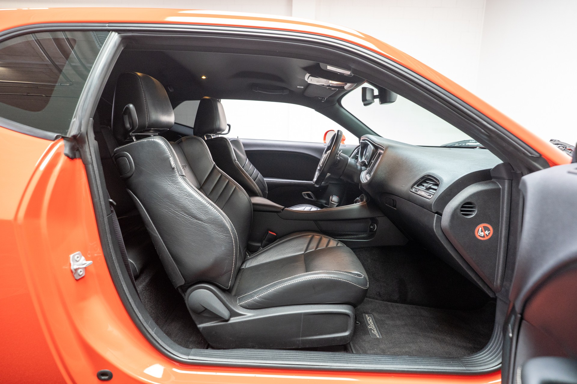 DODGE Challenger 6.4 V8 HEMI SRT-image-15
