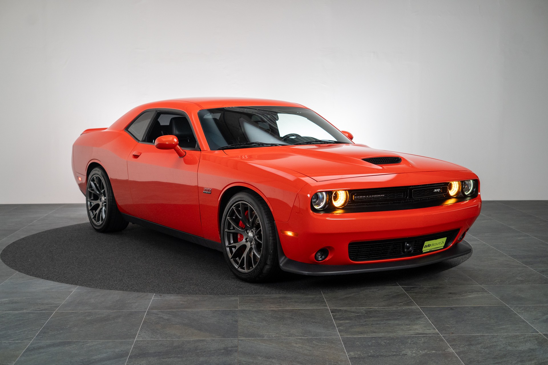 DODGE Challenger 6.4 V8 HEMI SRT-showroom-element-2