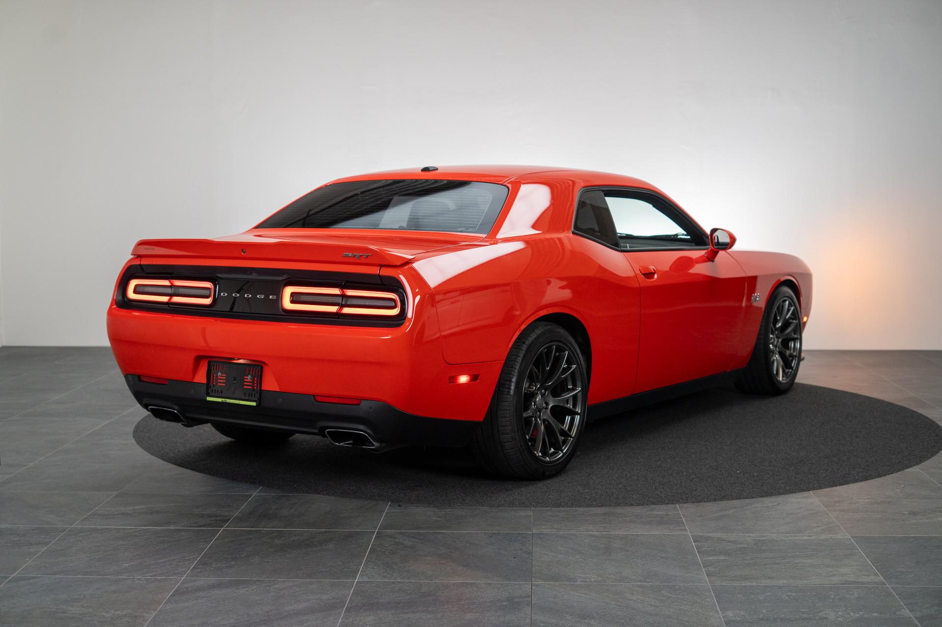 DODGE Challenger 6.4 V8 HEMI SRT-showroom-element-3
