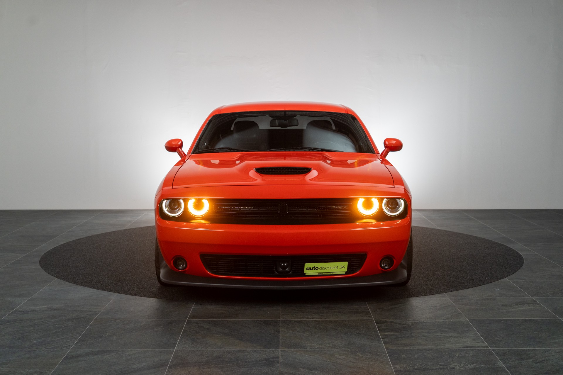 DODGE Challenger 6.4 V8 HEMI SRT-showroom-element-1