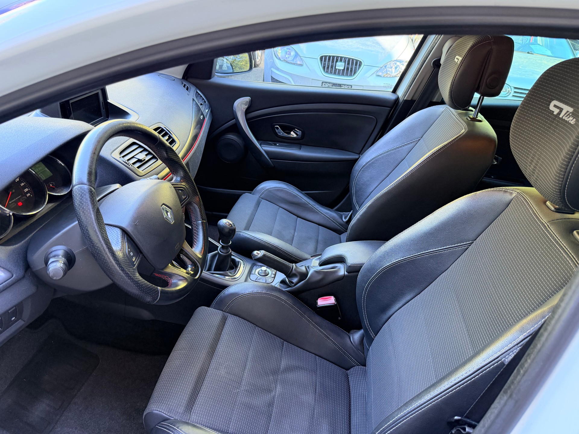 RENAULT Mégane 1.5 dCi GT Line-image-7
