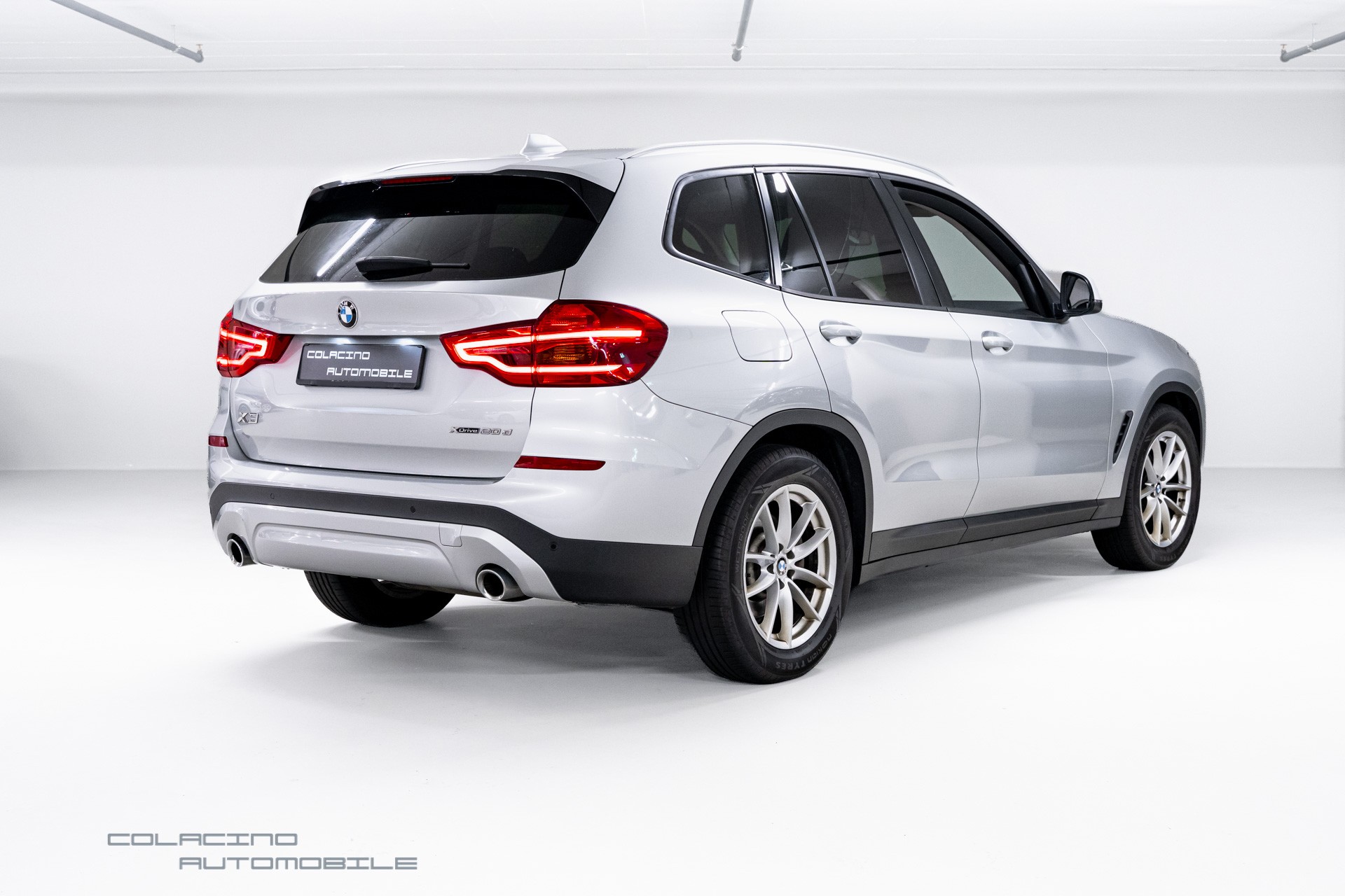 BMW X3 xDrive 20d Individual xLine Steptronic-showroom-element-1