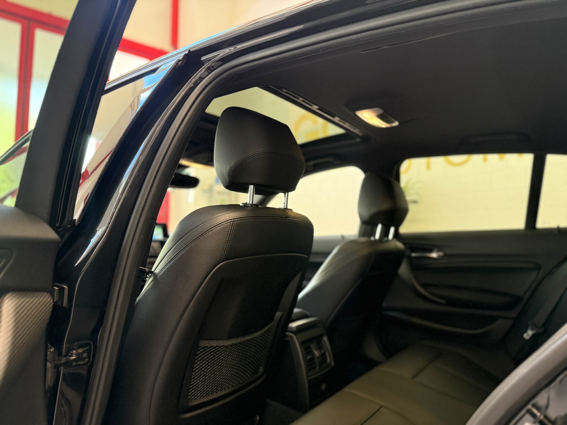 BMW M140i xDrive Steptronic-image-13