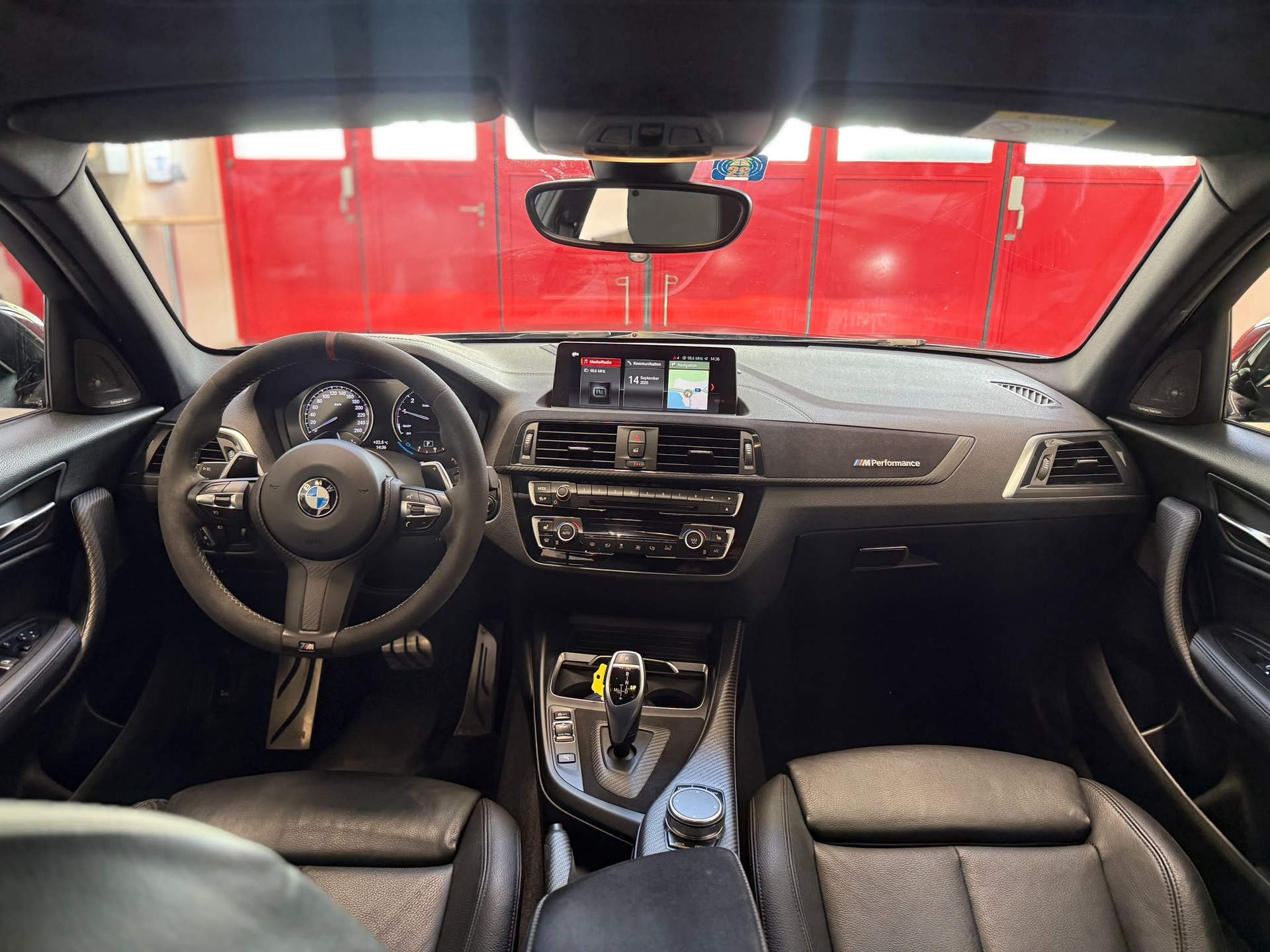 BMW M140i xDrive Steptronic-image-15