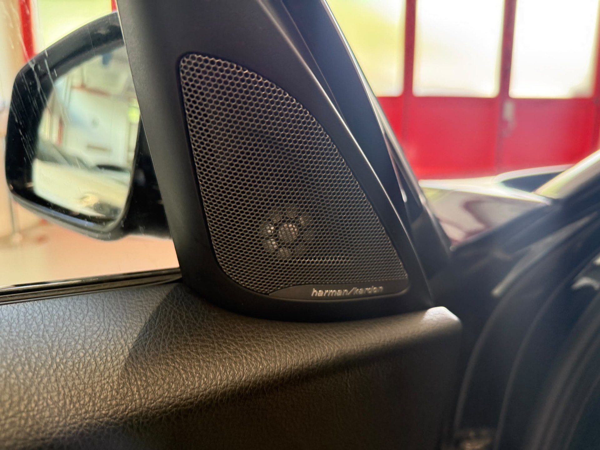 BMW M140i xDrive Steptronic-image-10