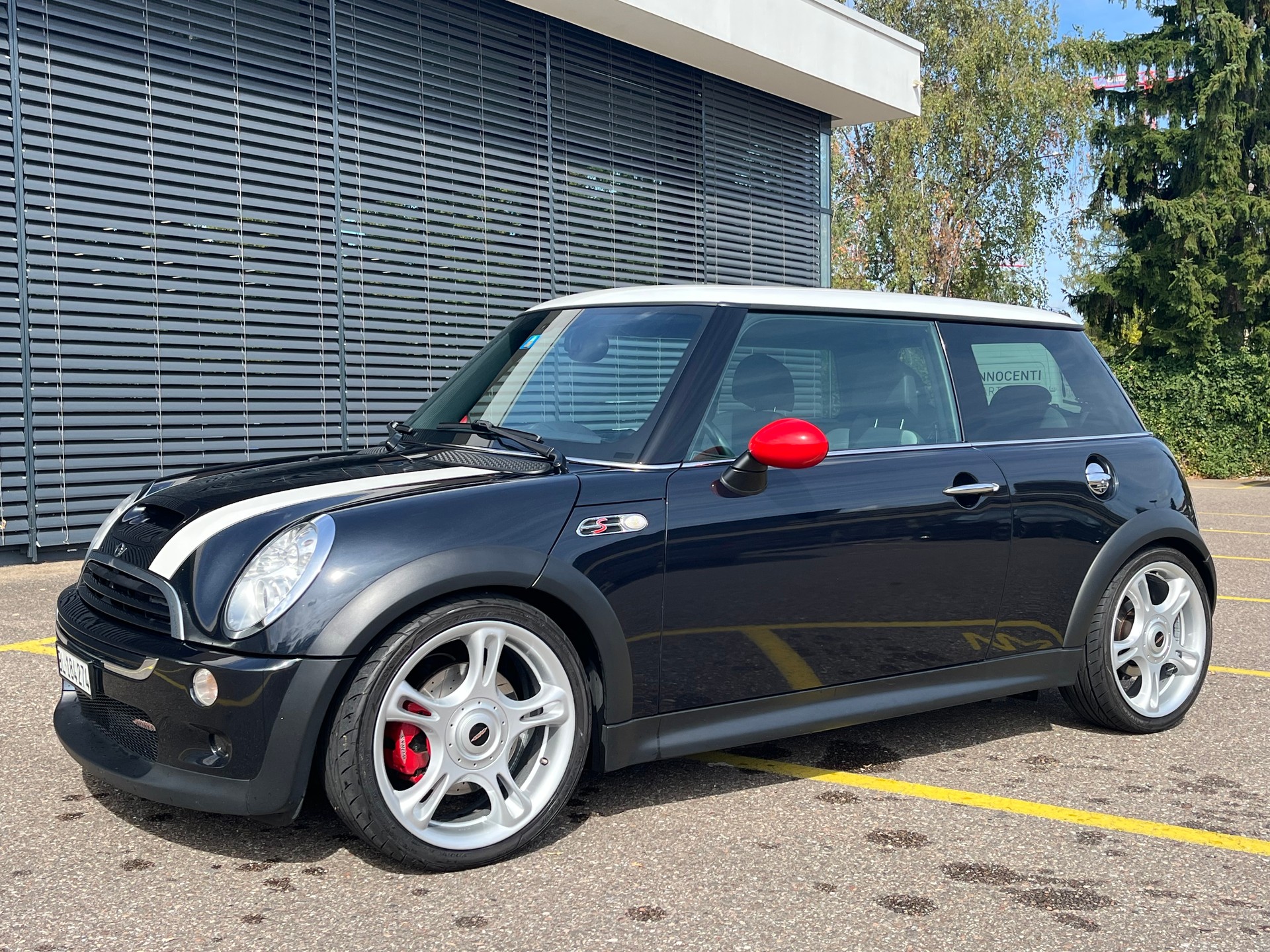 MINI 1.6i Cooper S JCW-image-1