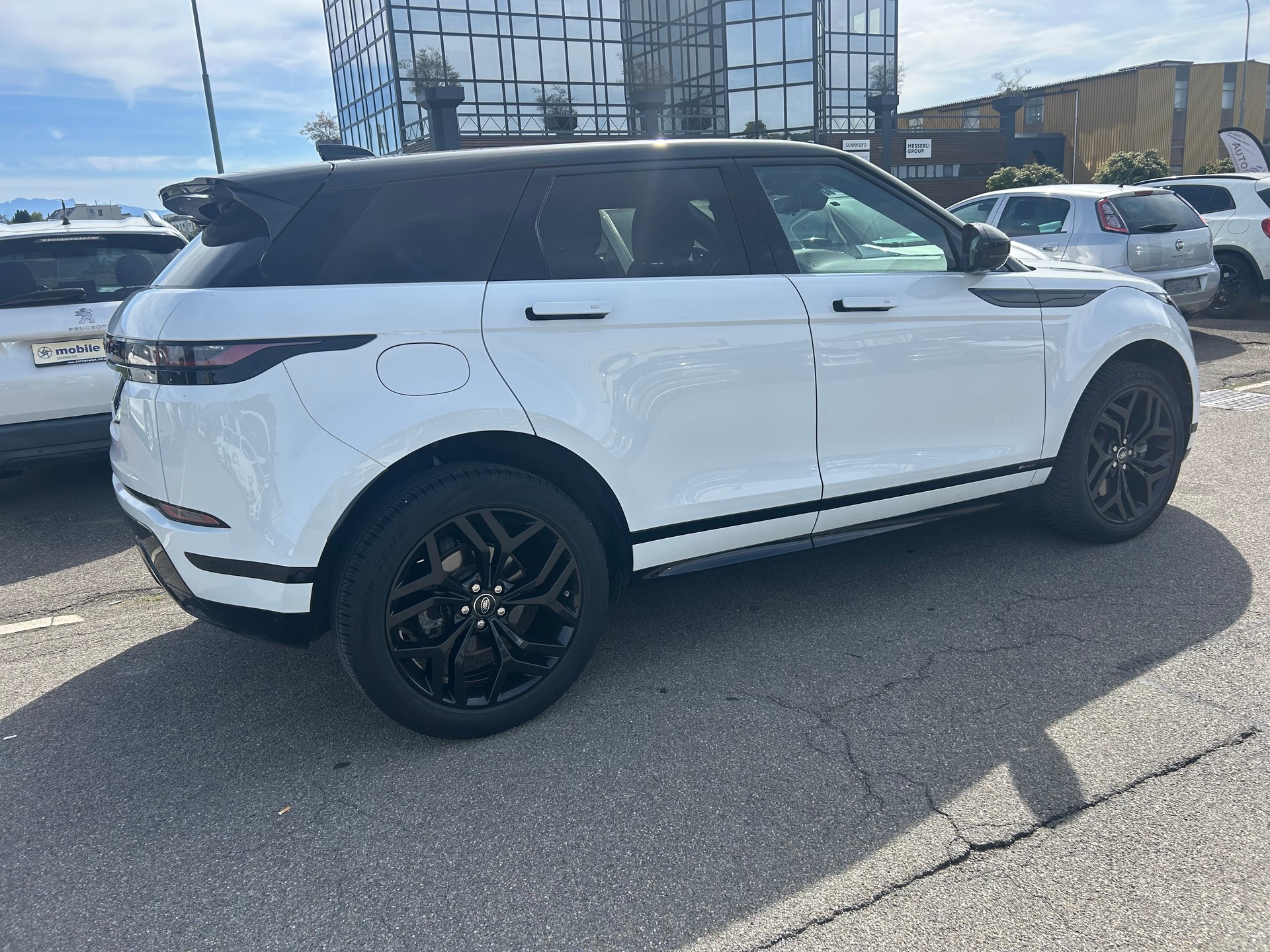 LAND ROVER Range Rover Evoque R-Dynamic P 200 AT9-showroom-element-3