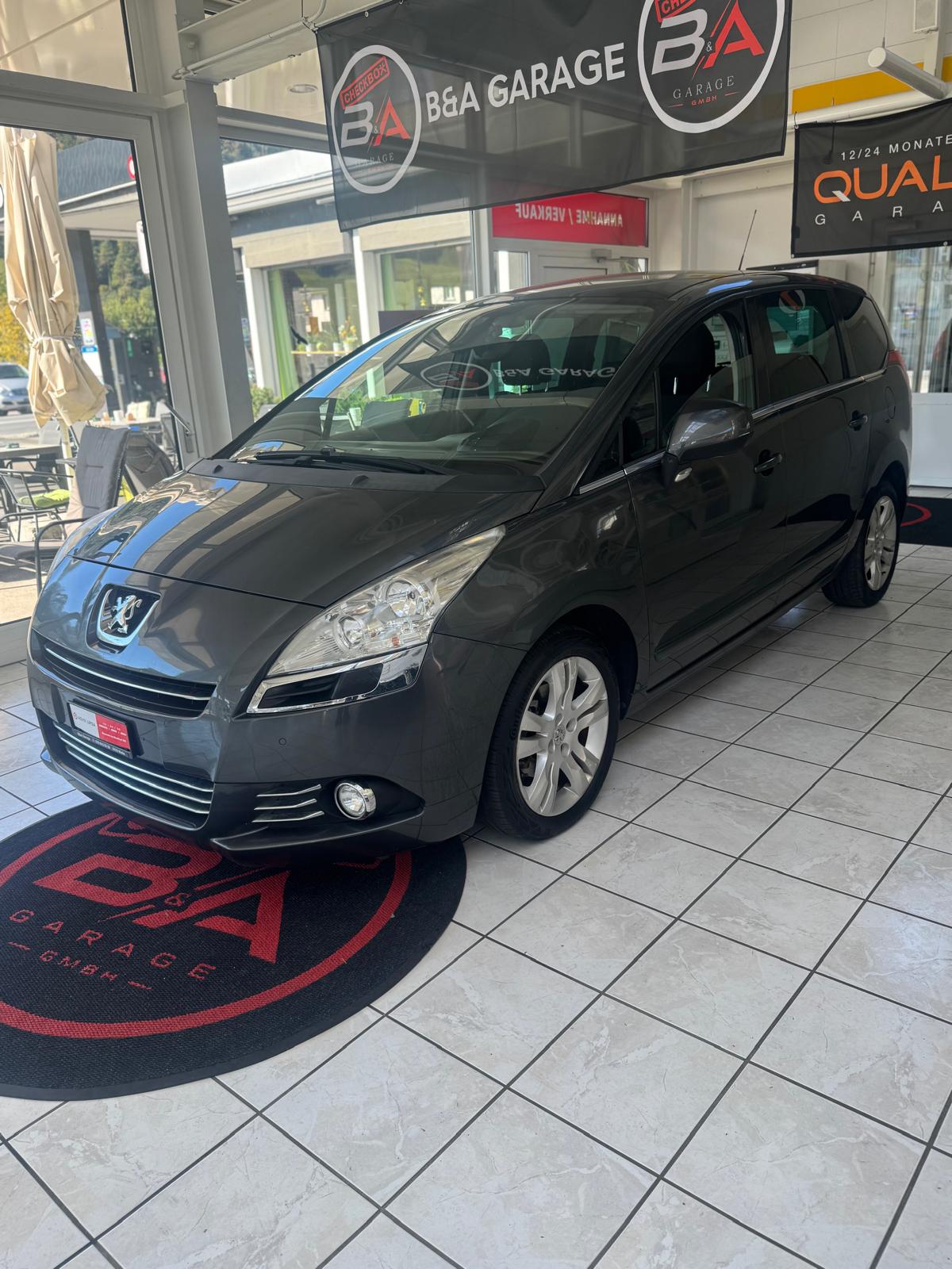 PEUGEOT 5008 1.6 HDI Sport-image-2