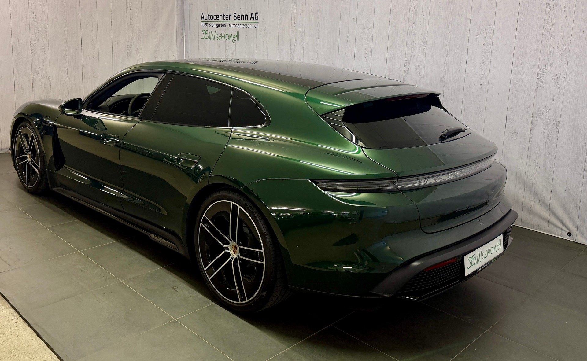PORSCHE Taycan GTS 104kWh-image-15