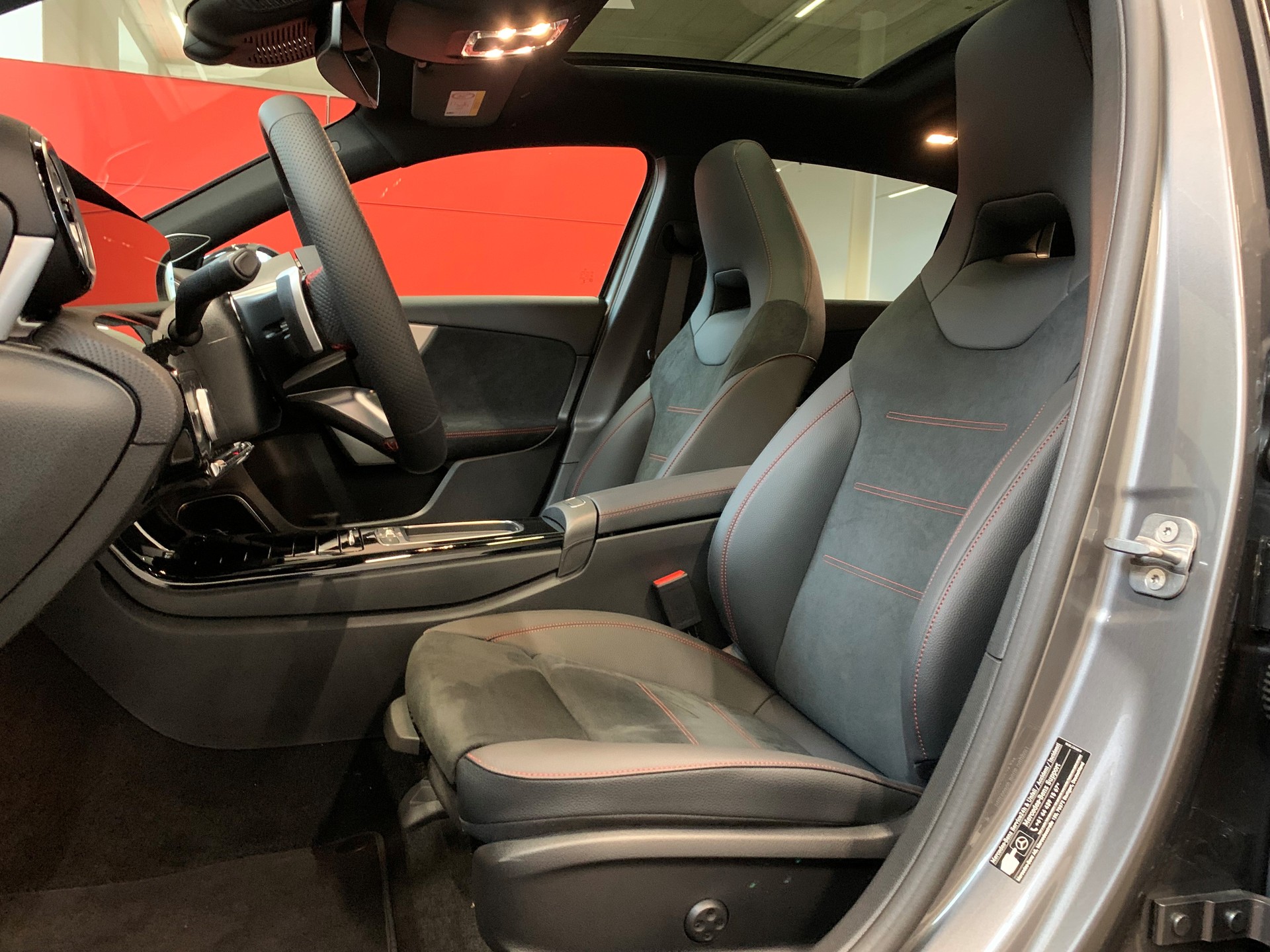 MERCEDES-BENZ A 220 4Matic 8G-DCT-image-8