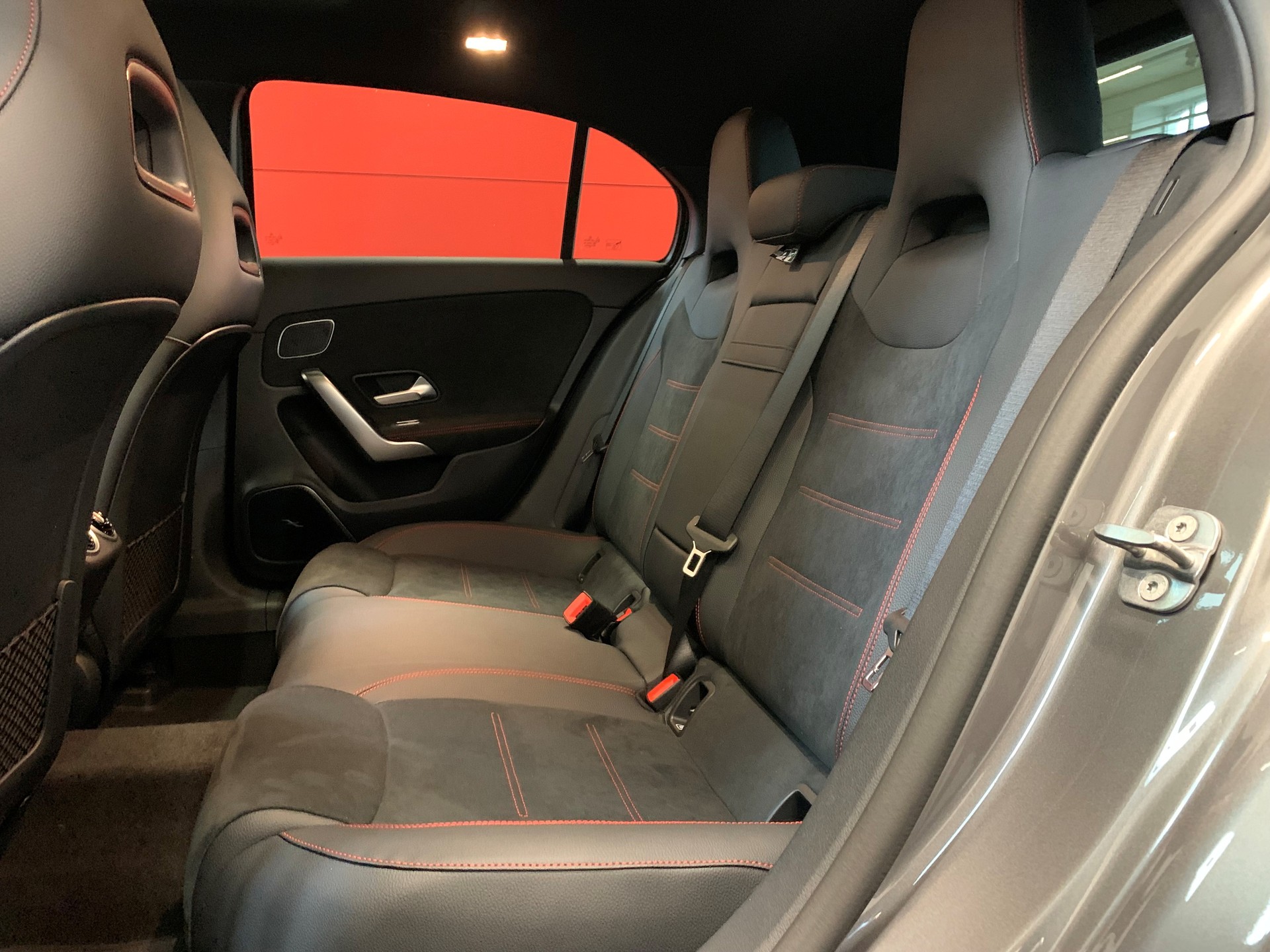 MERCEDES-BENZ A 220 4Matic 8G-DCT-image-9