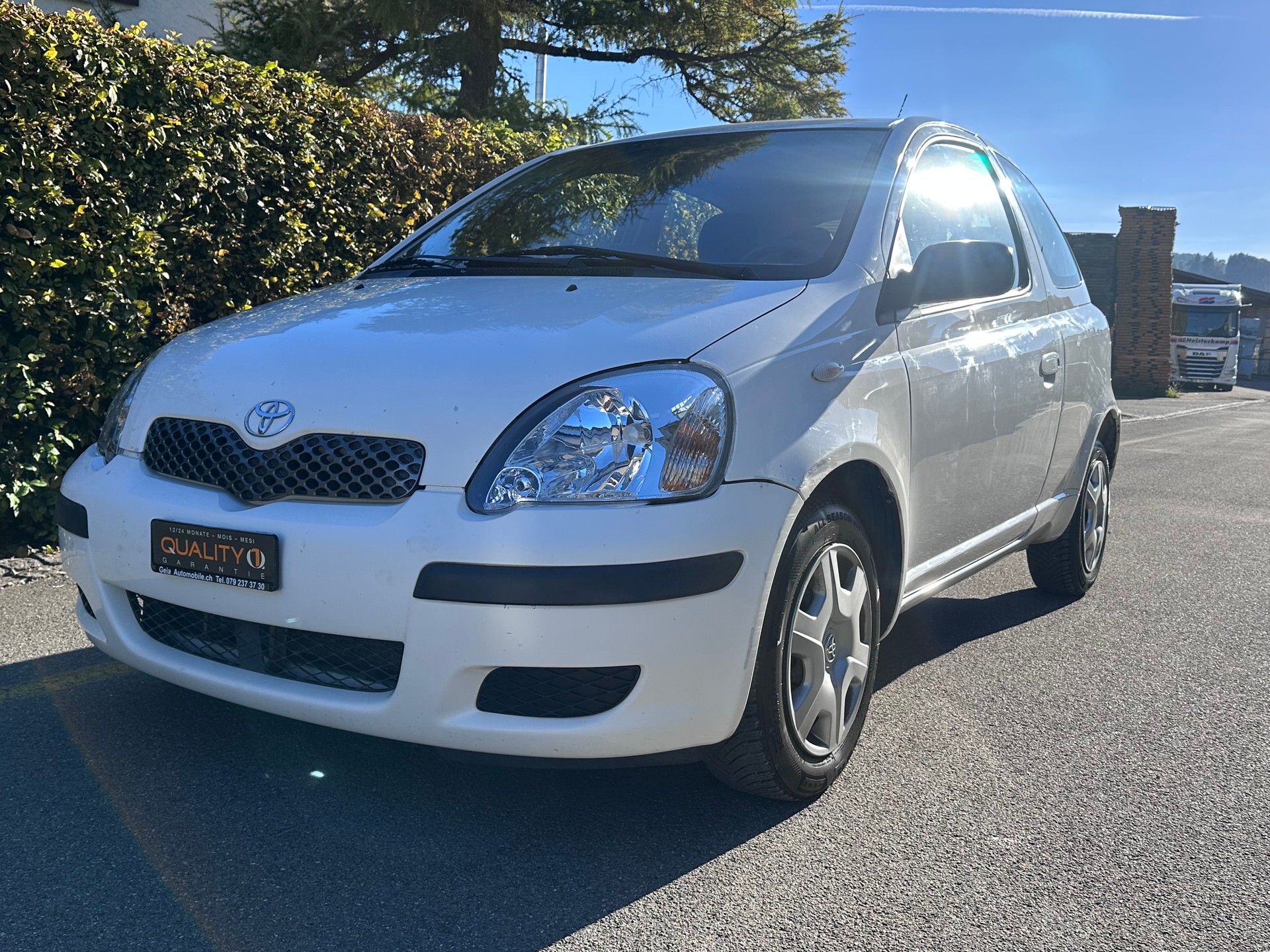 TOYOTA Yaris 1.0 Linea Sol