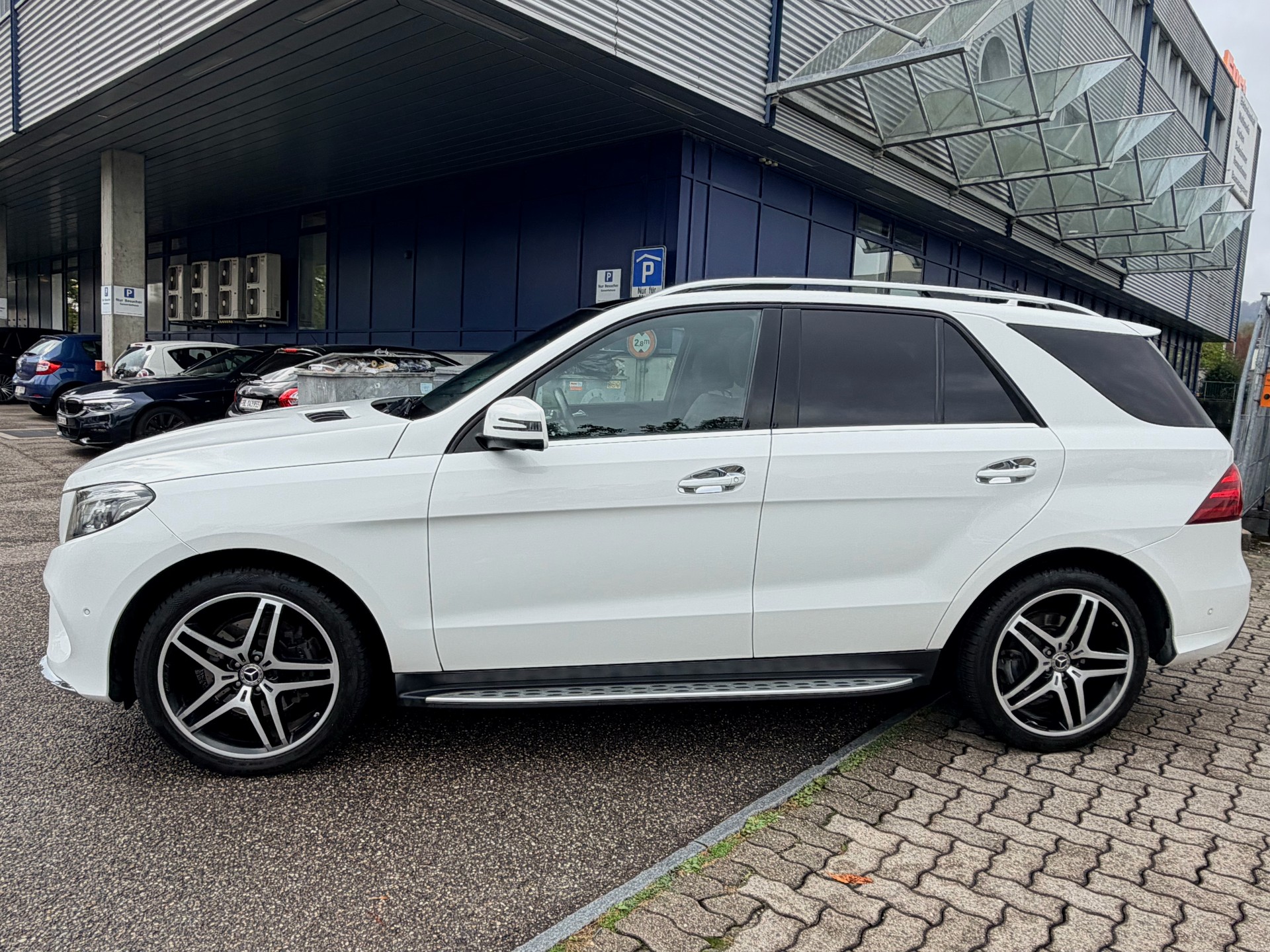 MERCEDES-BENZ GLE 350 d Executive 4Matic 9G-Tronic-image-5